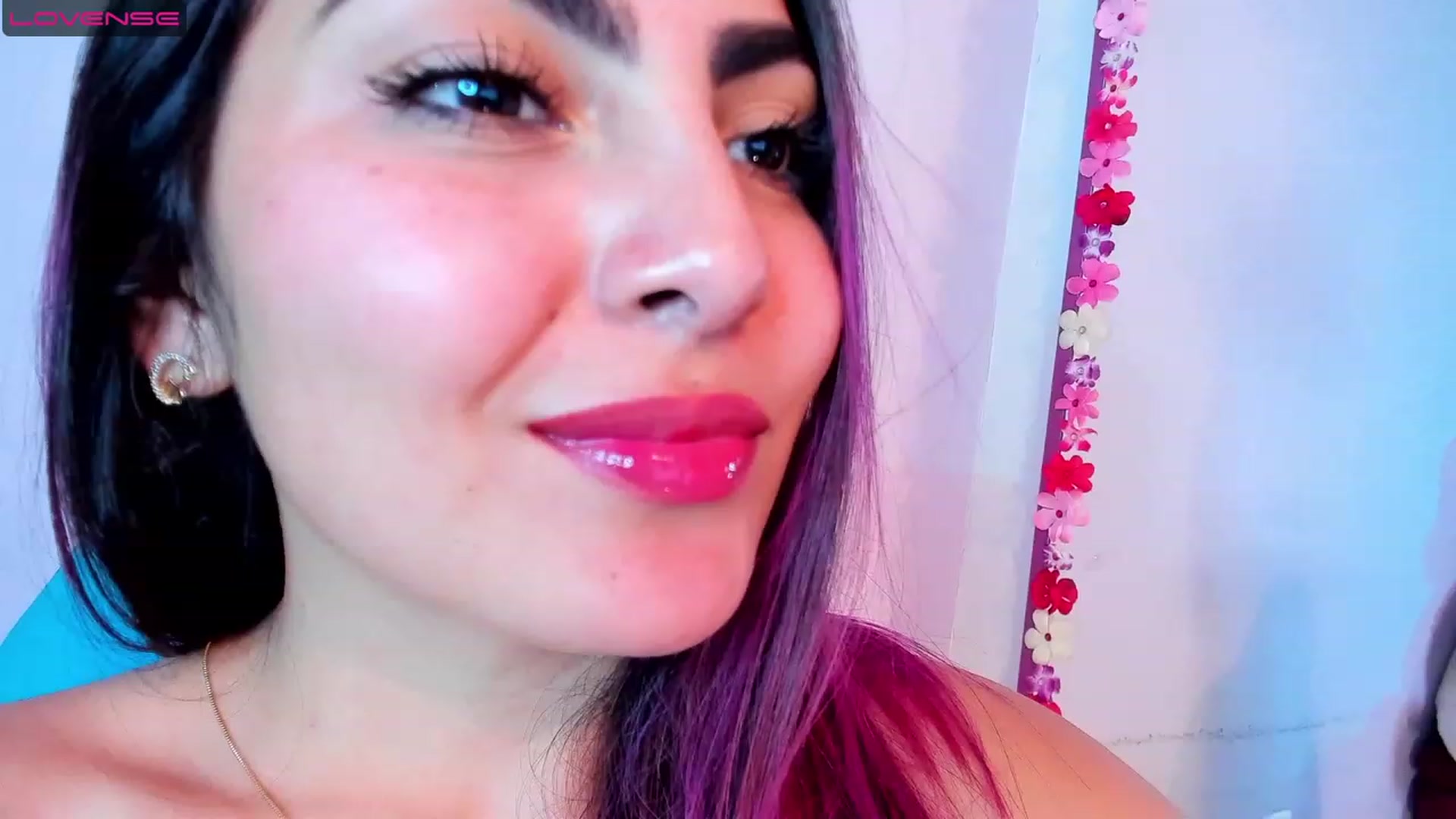 Gallery image thumbnail from CARMENVILLA1's myfreecams stream on, 07/29/2023, 23:35 image 18 of 20