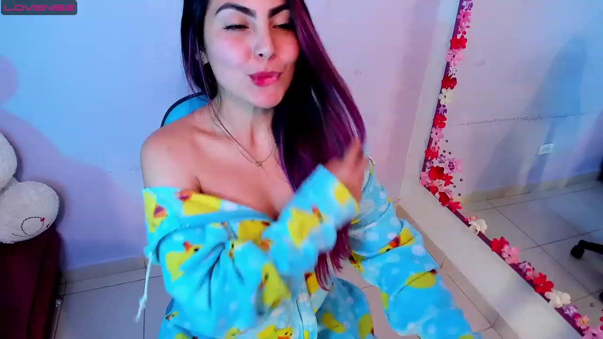 Gallery image thumbnail from CARMENVILLA1's myfreecams stream on, 07/31/2023, 06:01 image 19 of 20