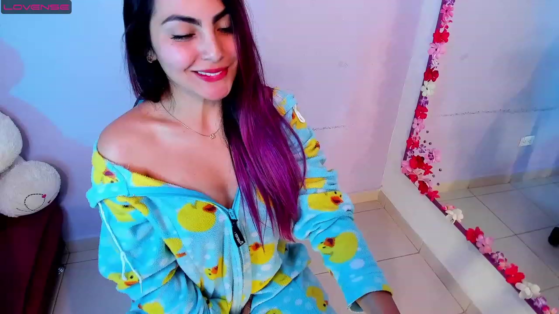 Gallery image thumbnail from CARMENVILLA1's myfreecams stream on, 07/31/2023, 06:01 image 2 of 20