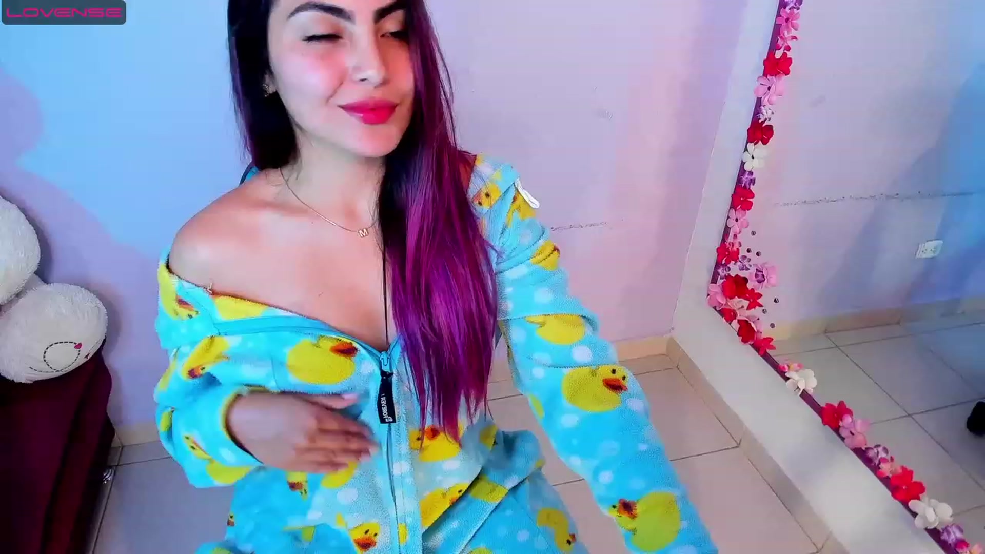 Gallery image thumbnail from CARMENVILLA1's myfreecams stream on, 07/31/2023, 06:01 image 4 of 20