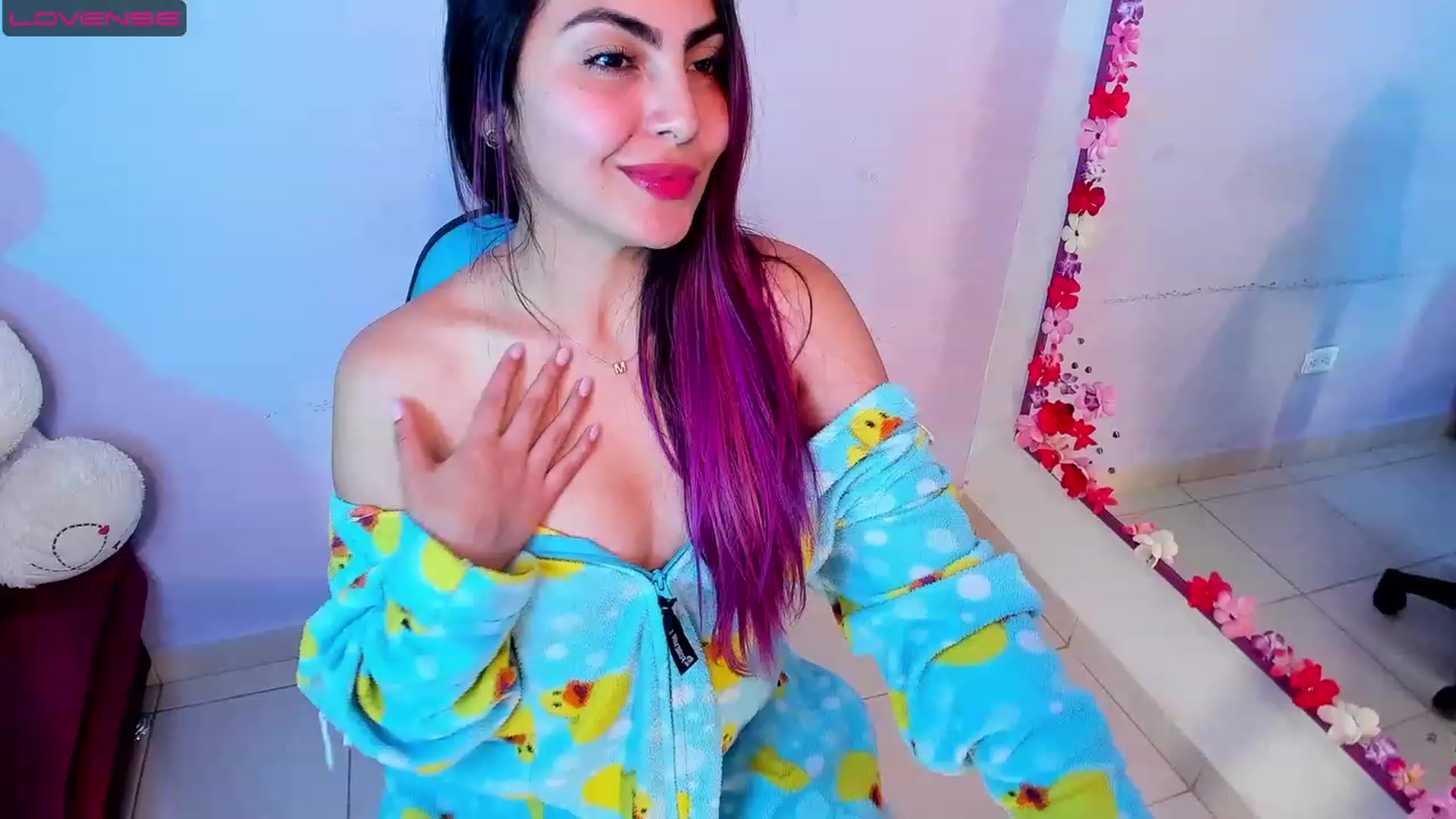 Gallery image thumbnail from CARMENVILLA1's myfreecams stream on, 07/31/2023, 06:01 image 18 of 20