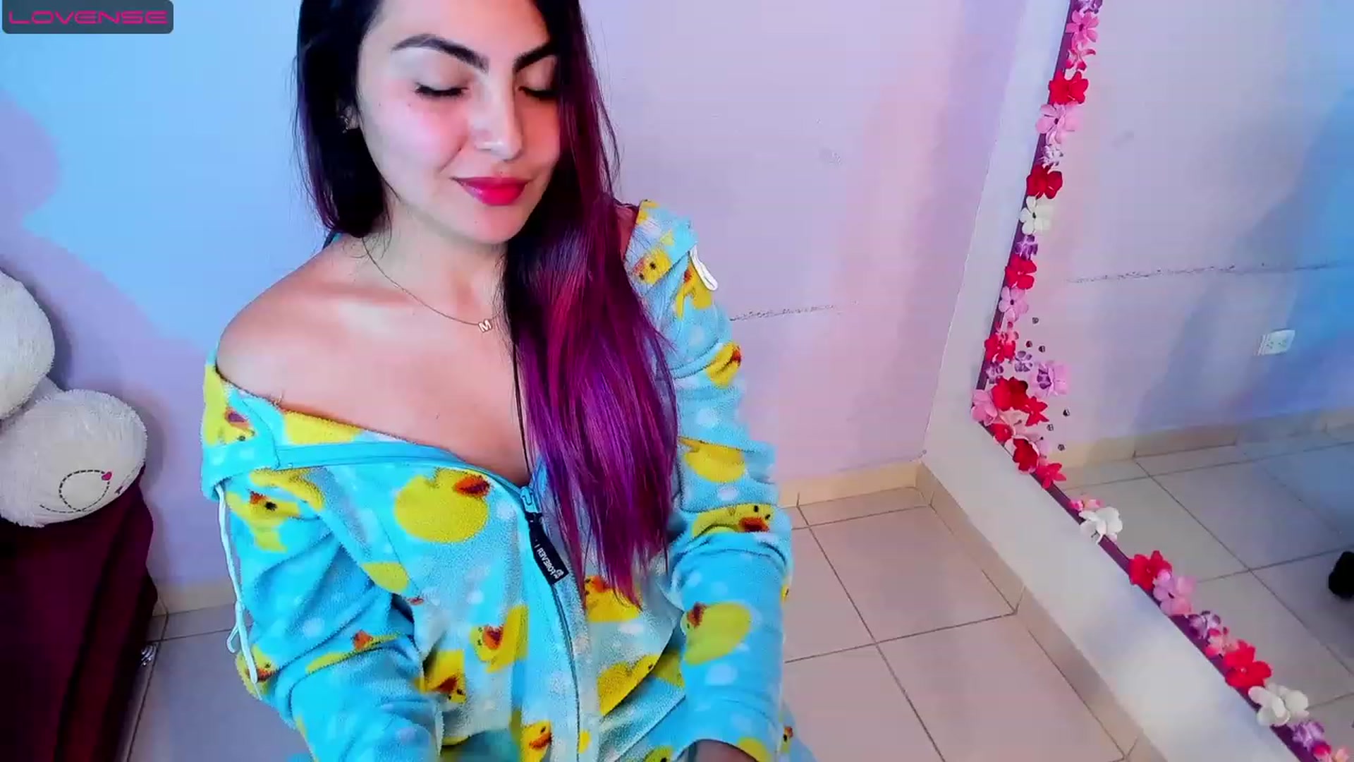 Gallery image thumbnail from CARMENVILLA1's myfreecams stream on, 07/31/2023, 06:01 image 3 of 20