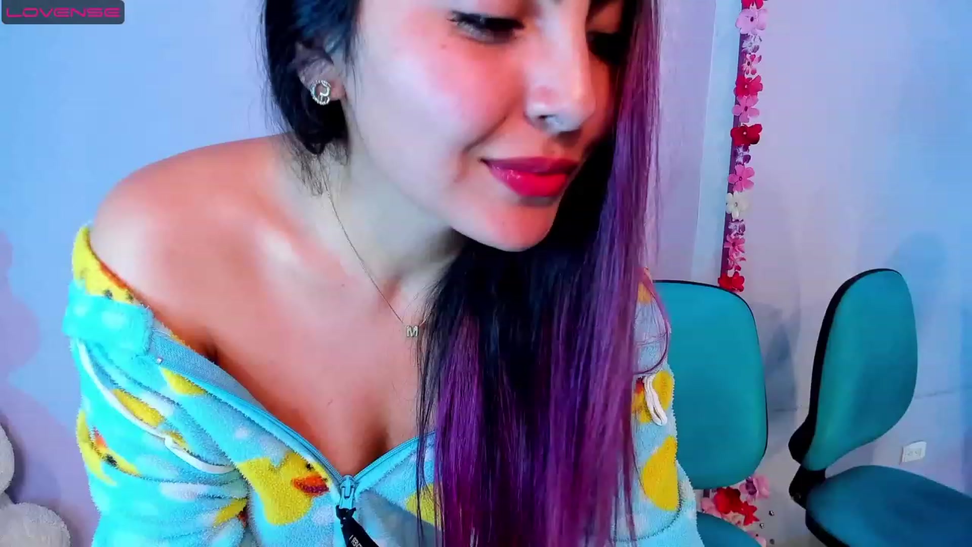Gallery image thumbnail from CARMENVILLA1's myfreecams stream on, 07/31/2023, 06:01 image 8 of 20