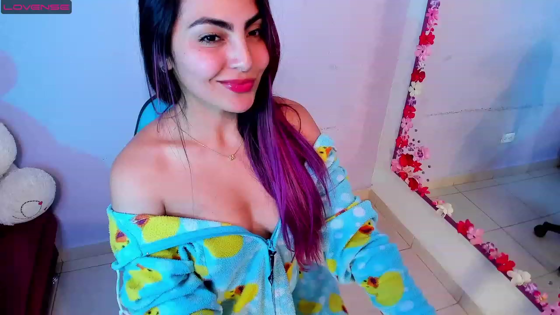 Gallery image thumbnail from CARMENVILLA1's myfreecams stream on, 07/31/2023, 06:01 image 16 of 20