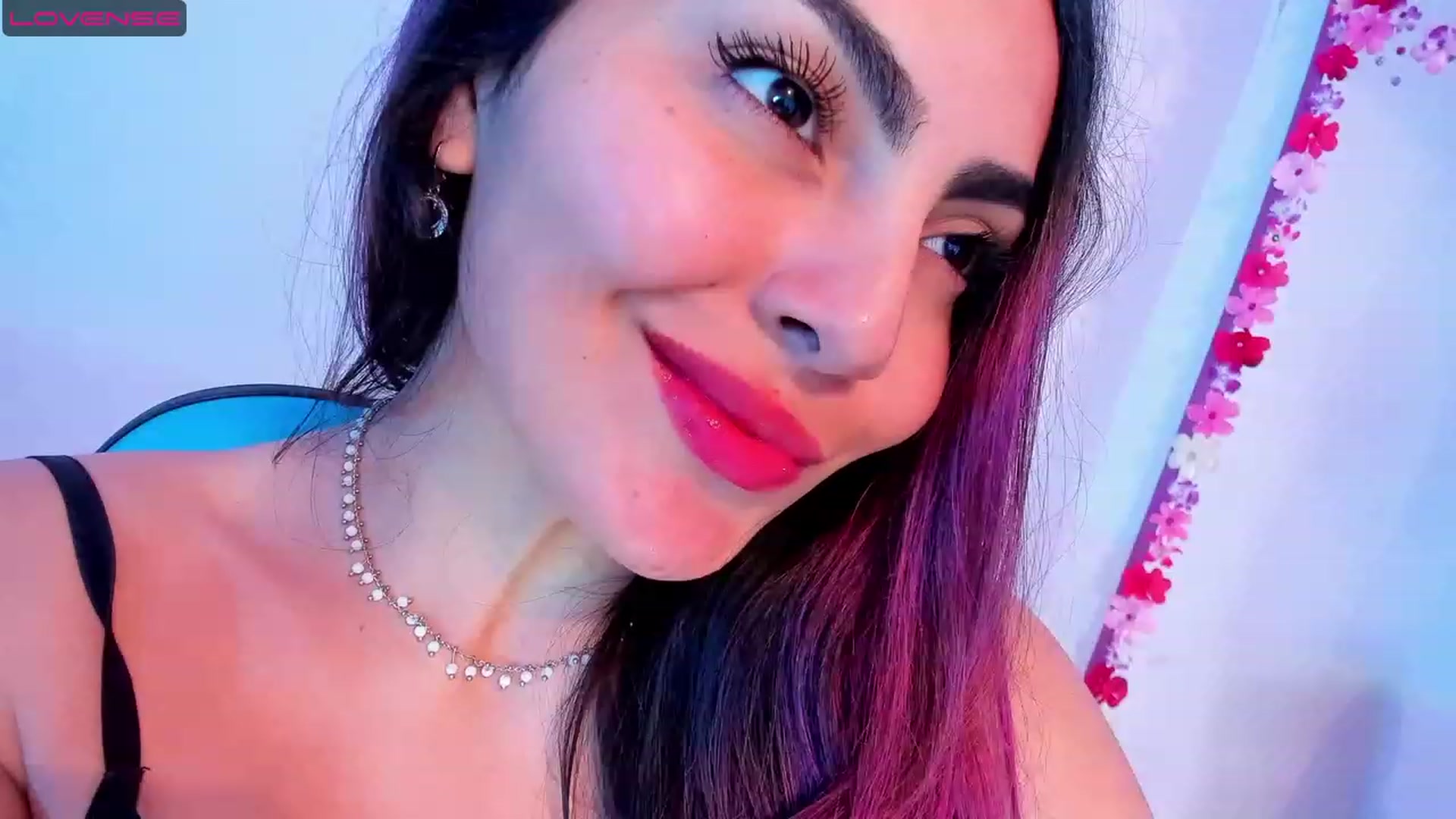Gallery image thumbnail from CARMENVILLA1's myfreecams stream on, 08/03/2023, 06:20 image 12 of 20