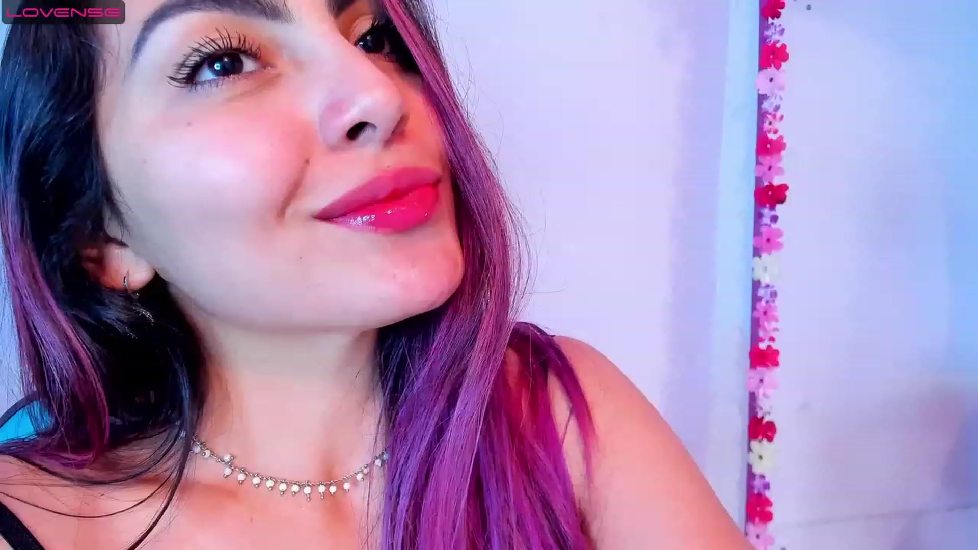 Gallery image thumbnail from CARMENVILLA1's myfreecams stream on, 08/03/2023, 07:13 image 5 of 20