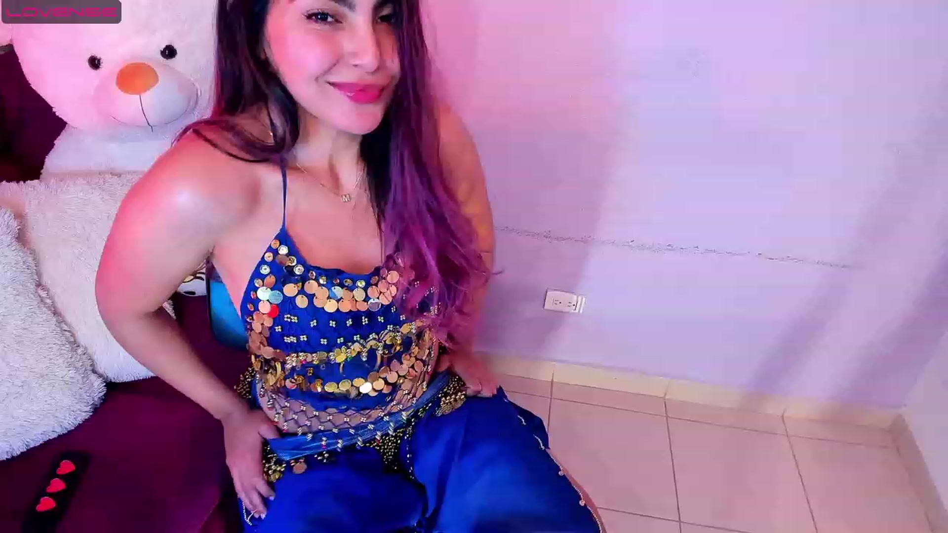 Gallery image thumbnail from CARMENVILLA1's myfreecams stream on, 08/04/2023, 23:22 image 15 of 20