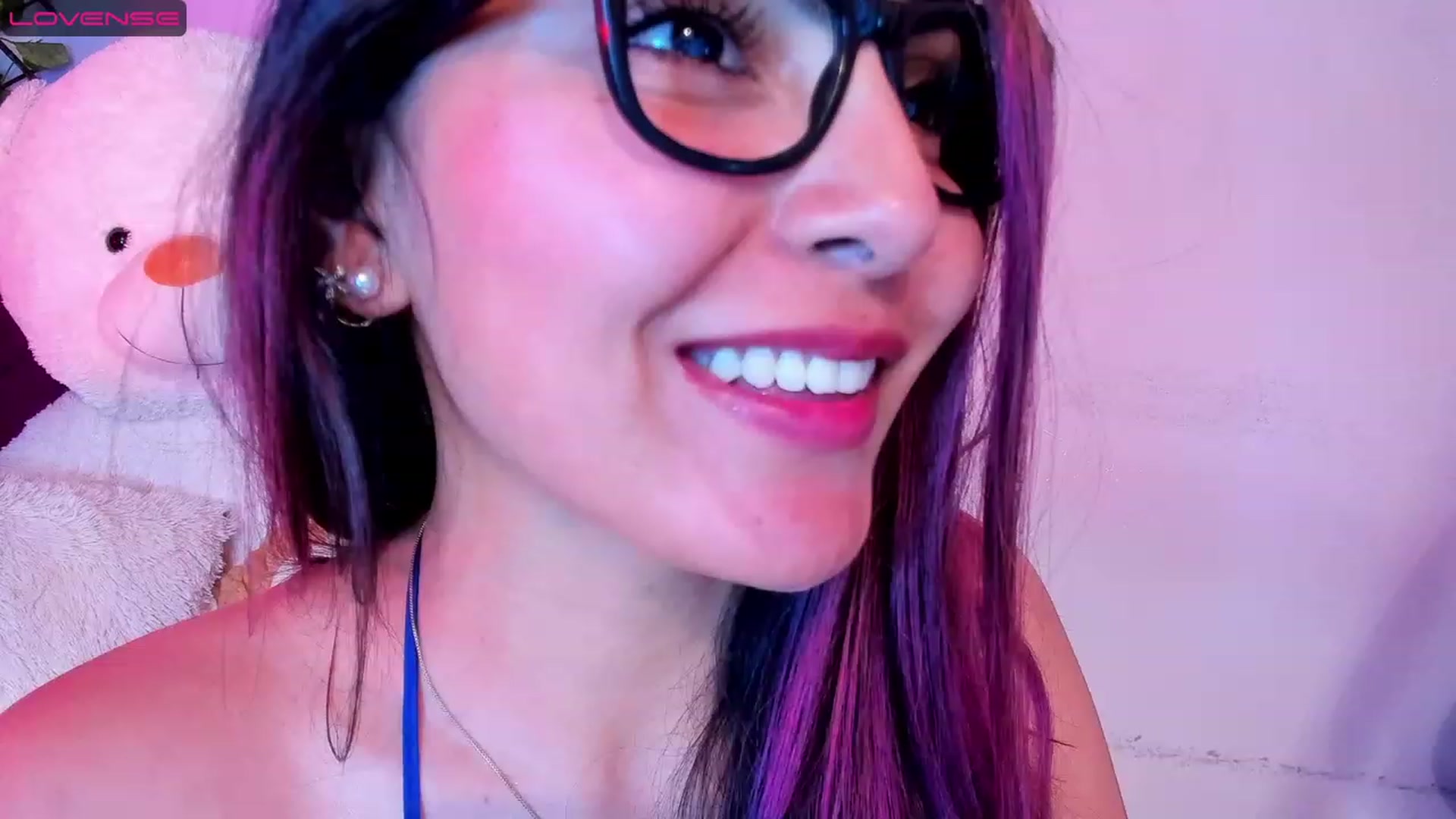 Gallery image thumbnail from CARMENVILLA1's myfreecams stream on, 08/05/2023, 24:40 image 3 of 20