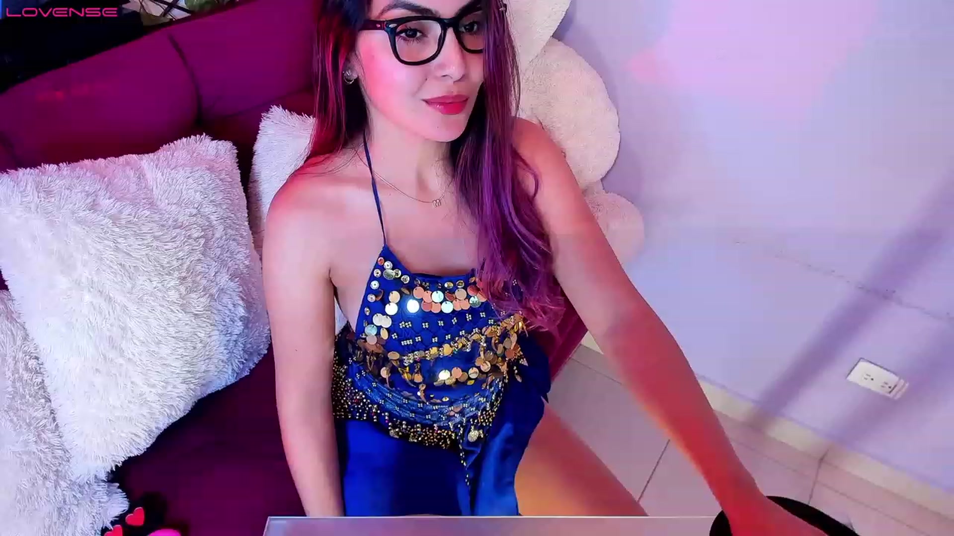 Gallery image thumbnail from CARMENVILLA1's myfreecams stream on, 08/05/2023, 03:59 image 1 of 20