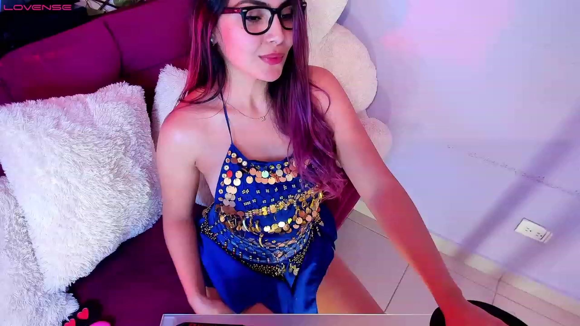 Gallery image thumbnail from CARMENVILLA1's myfreecams stream on, 08/05/2023, 03:59 image 5 of 20