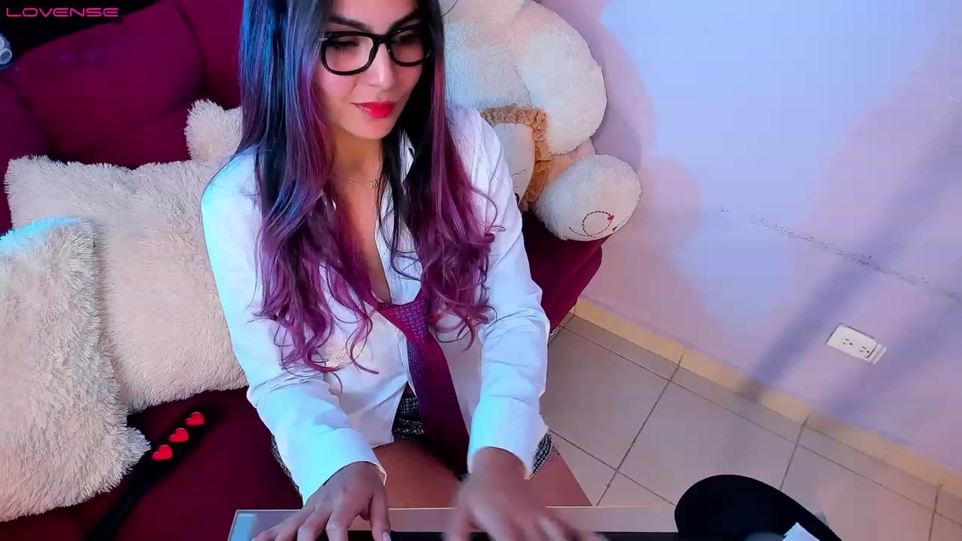 Gallery image thumbnail from CARMENVILLA1's myfreecams stream on, 08/06/2023, 08:17 image 7 of 20