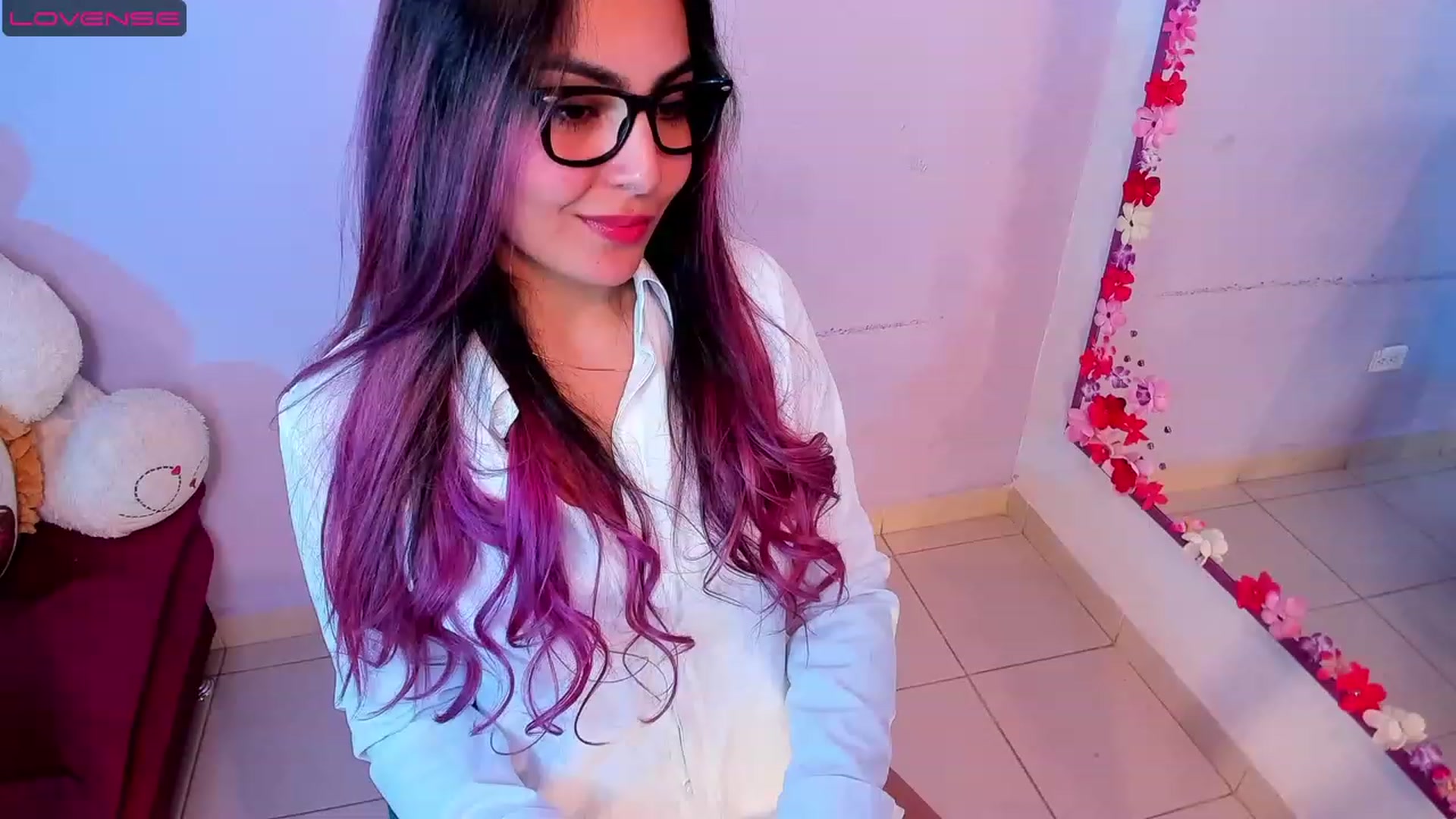 Gallery image thumbnail from CARMENVILLA1's myfreecams stream on, 08/06/2023, 11:32 image 19 of 20