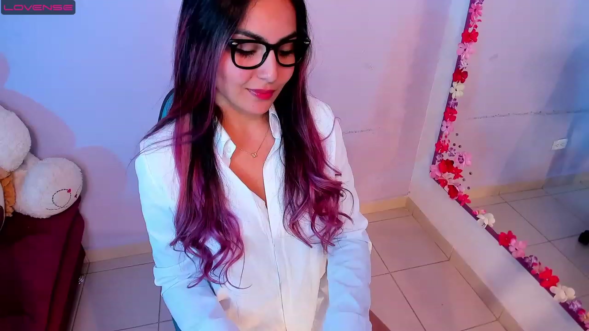 Gallery image thumbnail from CARMENVILLA1's myfreecams stream on, 08/06/2023, 11:32 image 12 of 20