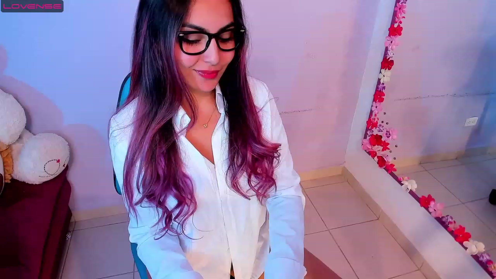Gallery image thumbnail from CARMENVILLA1's myfreecams stream on, 08/06/2023, 11:32 image 13 of 20
