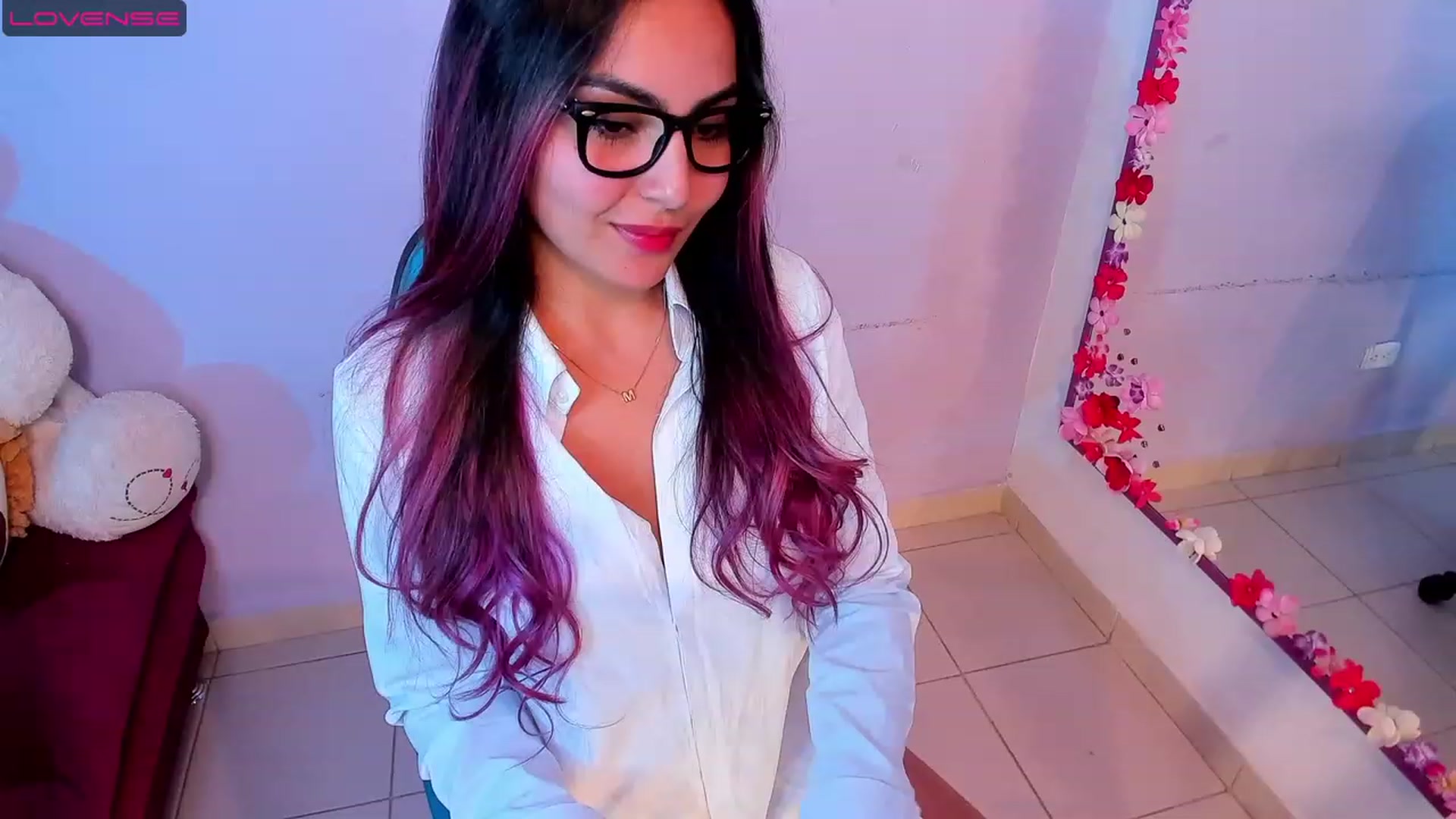 Gallery image thumbnail from CARMENVILLA1's myfreecams stream on, 08/06/2023, 11:32 image 9 of 20