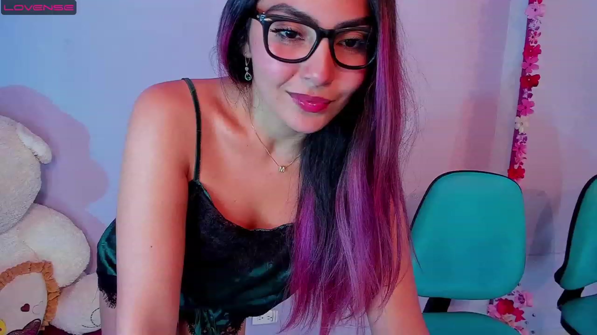 Gallery image thumbnail from CARMENVILLA1's myfreecams stream on, 08/09/2023, 04:02 image 12 of 20