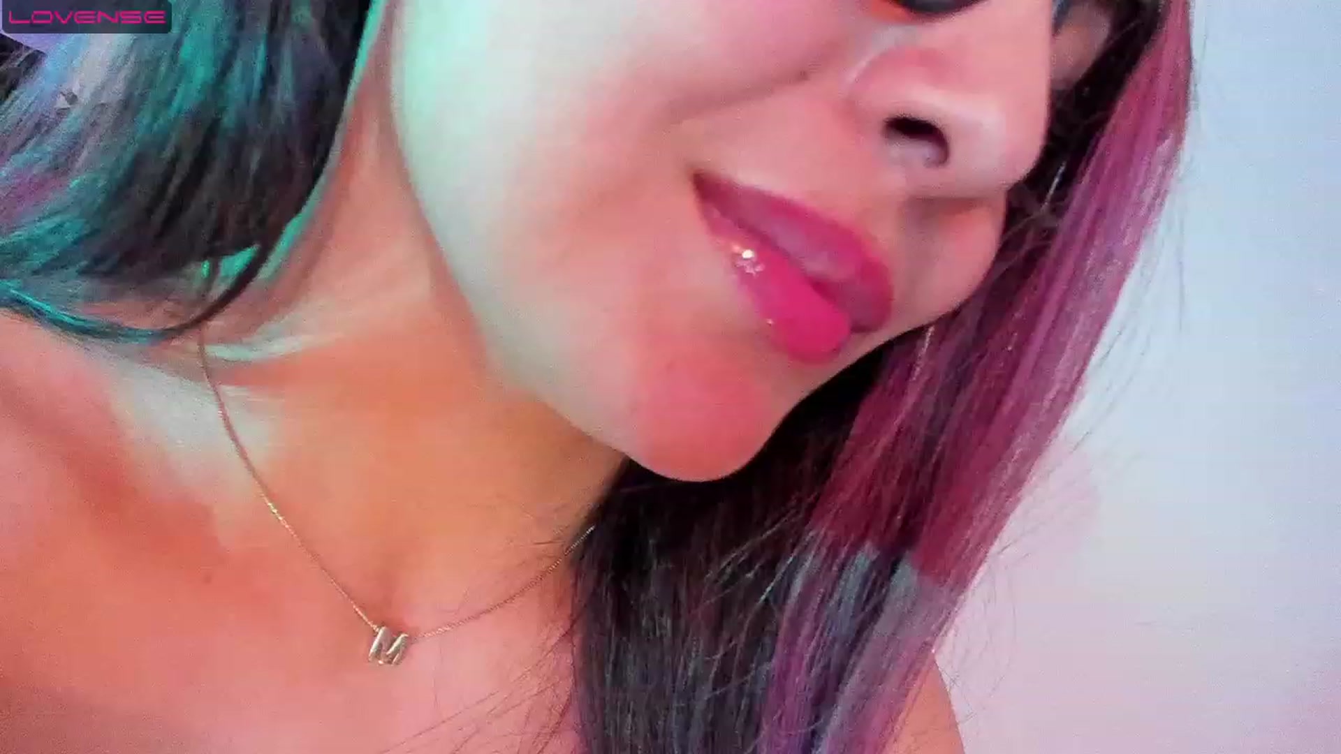 Gallery image thumbnail from CARMENVILLA1's myfreecams stream on, 08/12/2023, 09:31 image 17 of 20