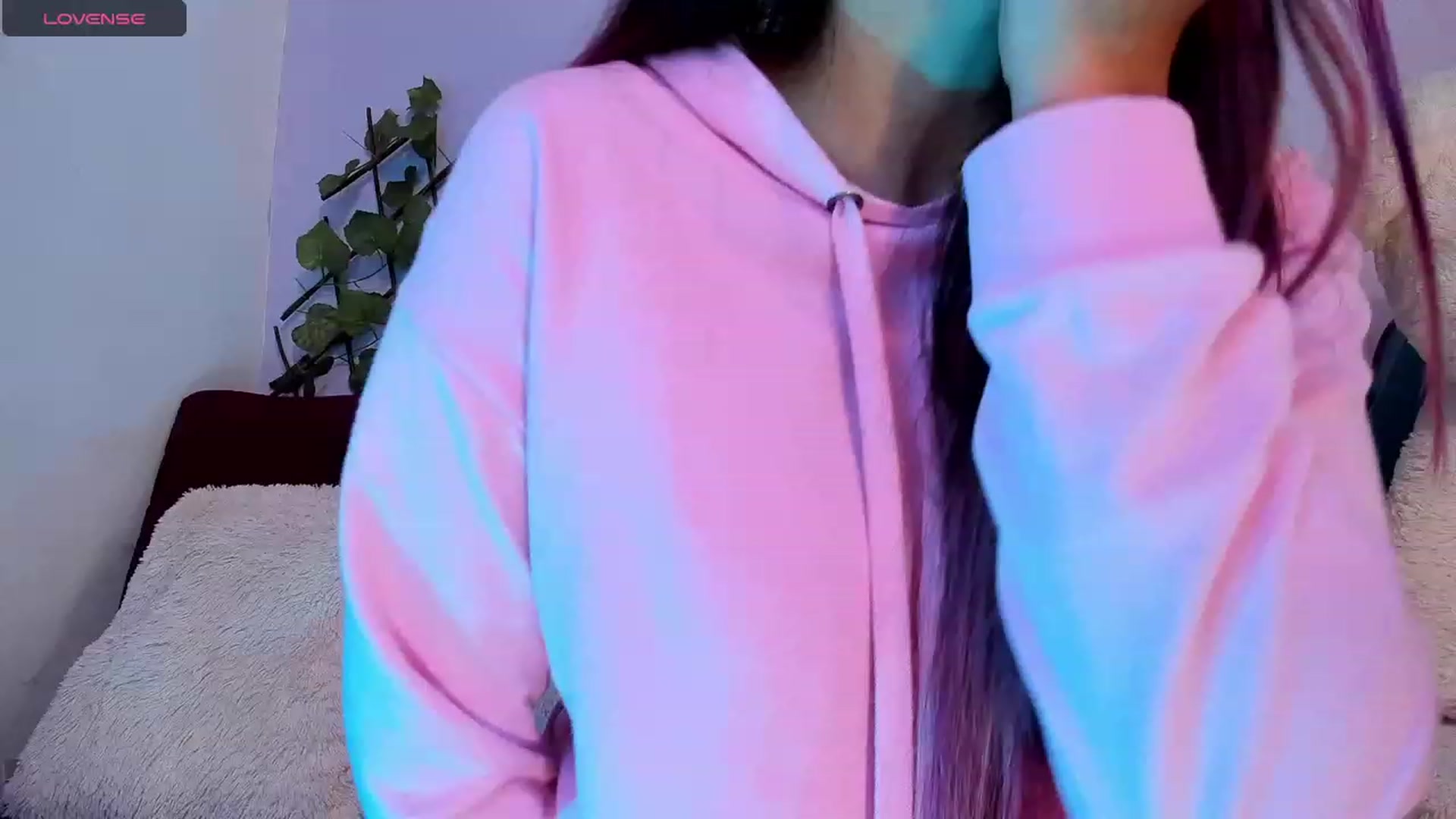 Gallery image thumbnail from CARMENVILLA1's myfreecams stream on, 08/29/2023, 06:19 image 1 of 20