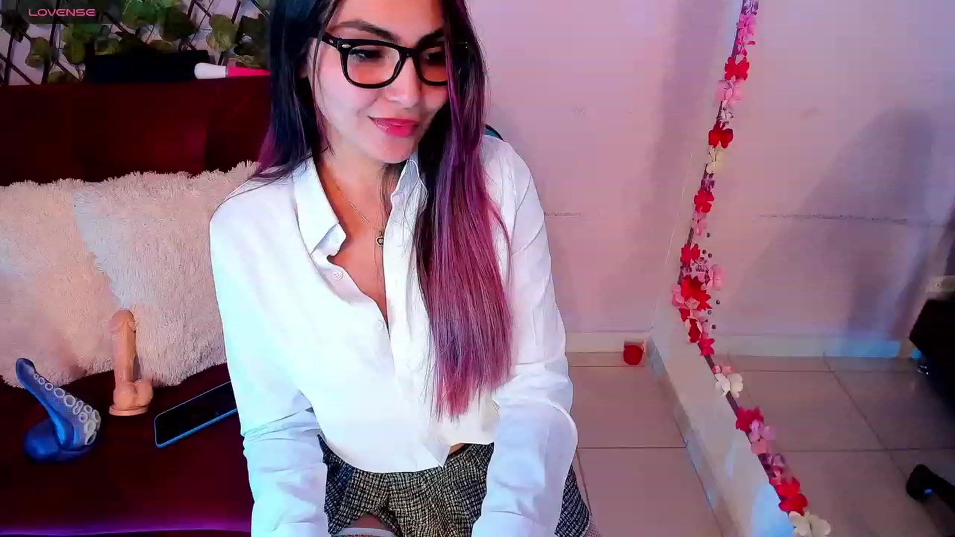 Gallery image thumbnail from CARMENVILLA1's myfreecams stream on, 09/07/2023, 06:42 image 18 of 20