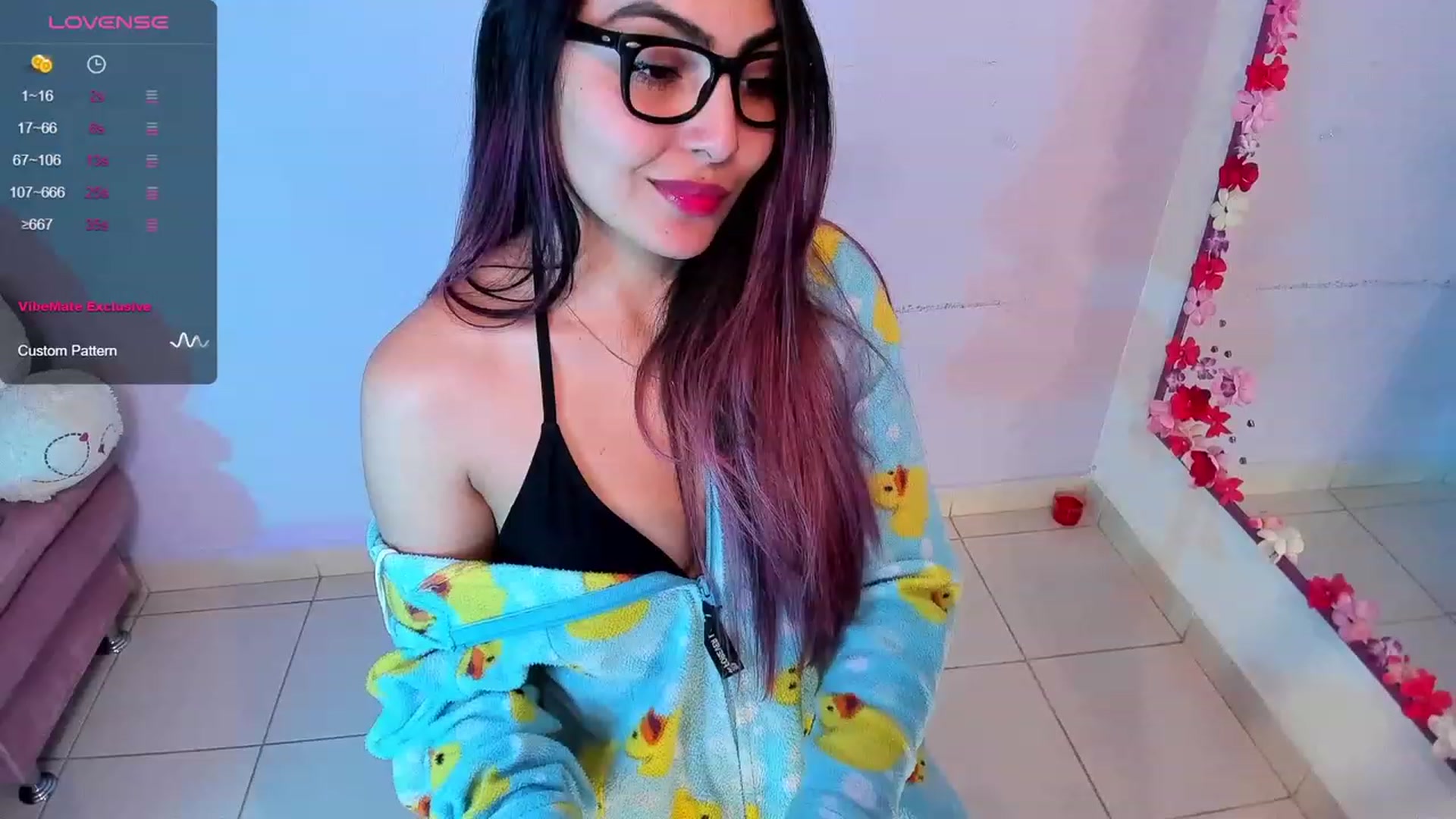 Gallery image thumbnail from CARMENVILLA1's myfreecams stream on, 10/05/2023, 07:46 image 5 of 20