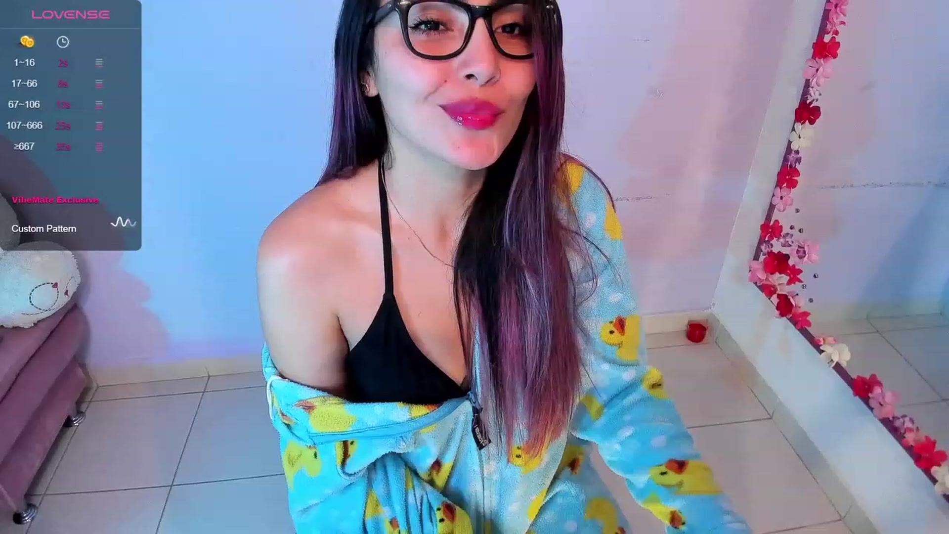 Gallery image thumbnail from CARMENVILLA1's myfreecams stream on, 10/05/2023, 07:46 image 4 of 20