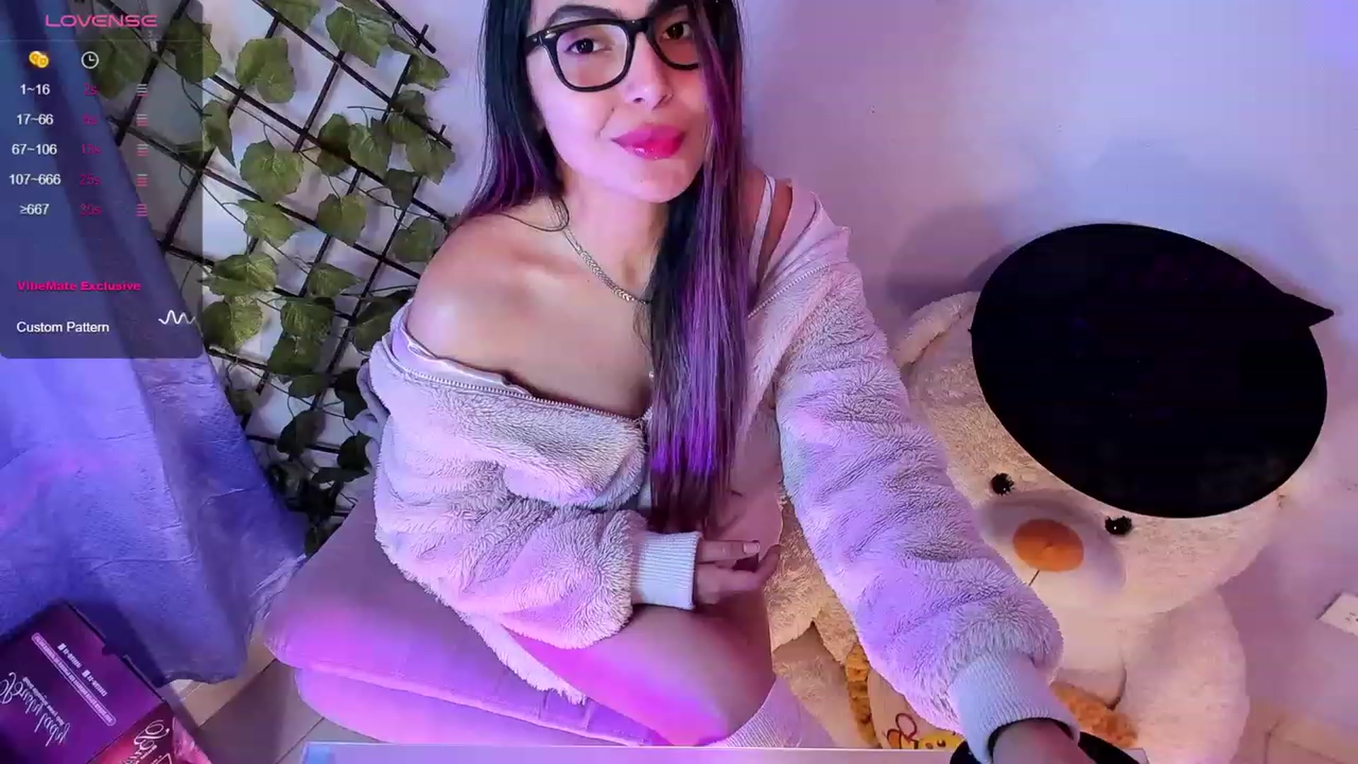 Gallery image thumbnail from CARMENVILLA1's myfreecams stream on, 10/12/2023, 07:44 image 11 of 20