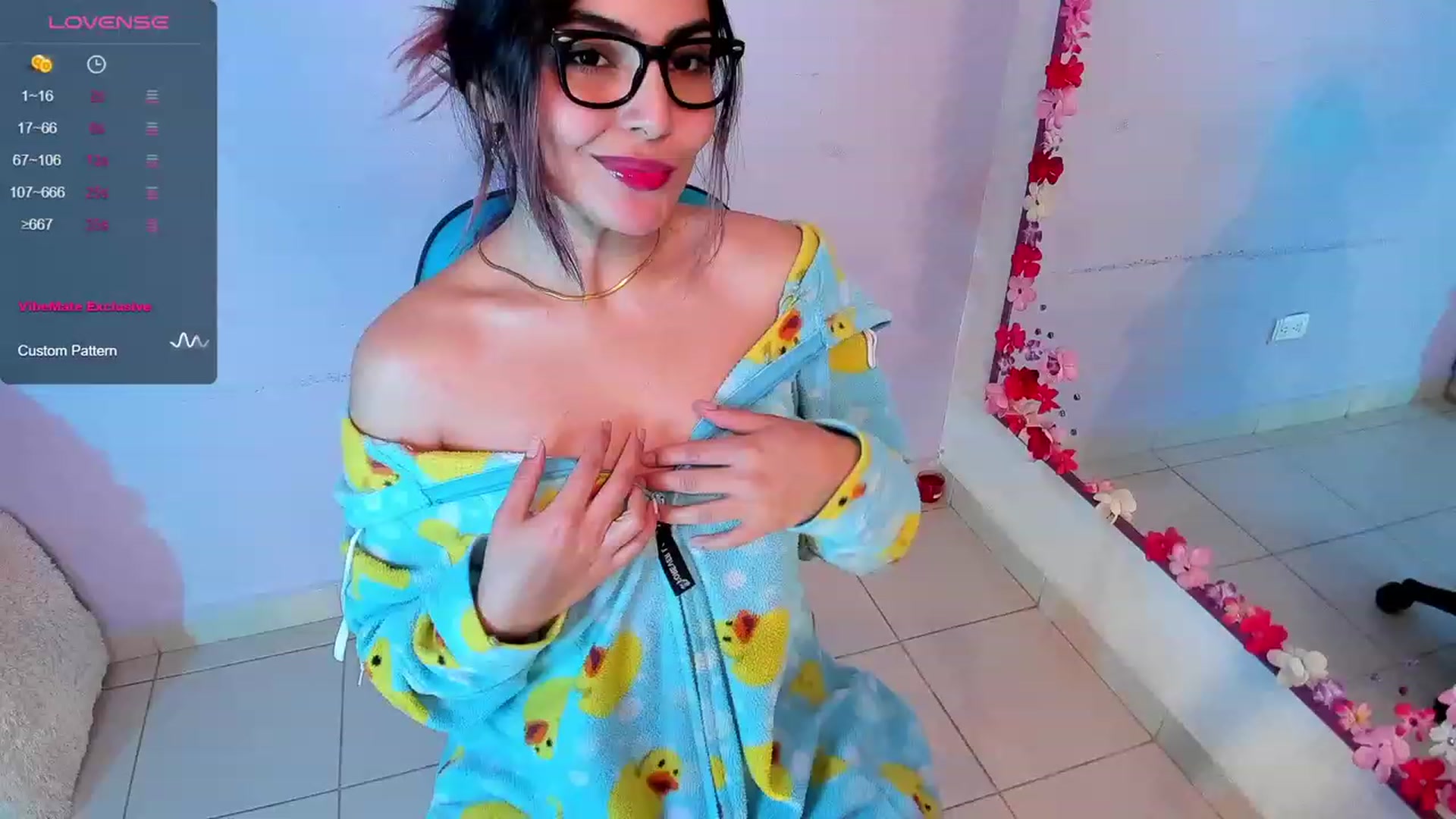 Gallery image thumbnail from CARMENVILLA1's myfreecams stream on, 10/13/2023, 09:51 image 19 of 20