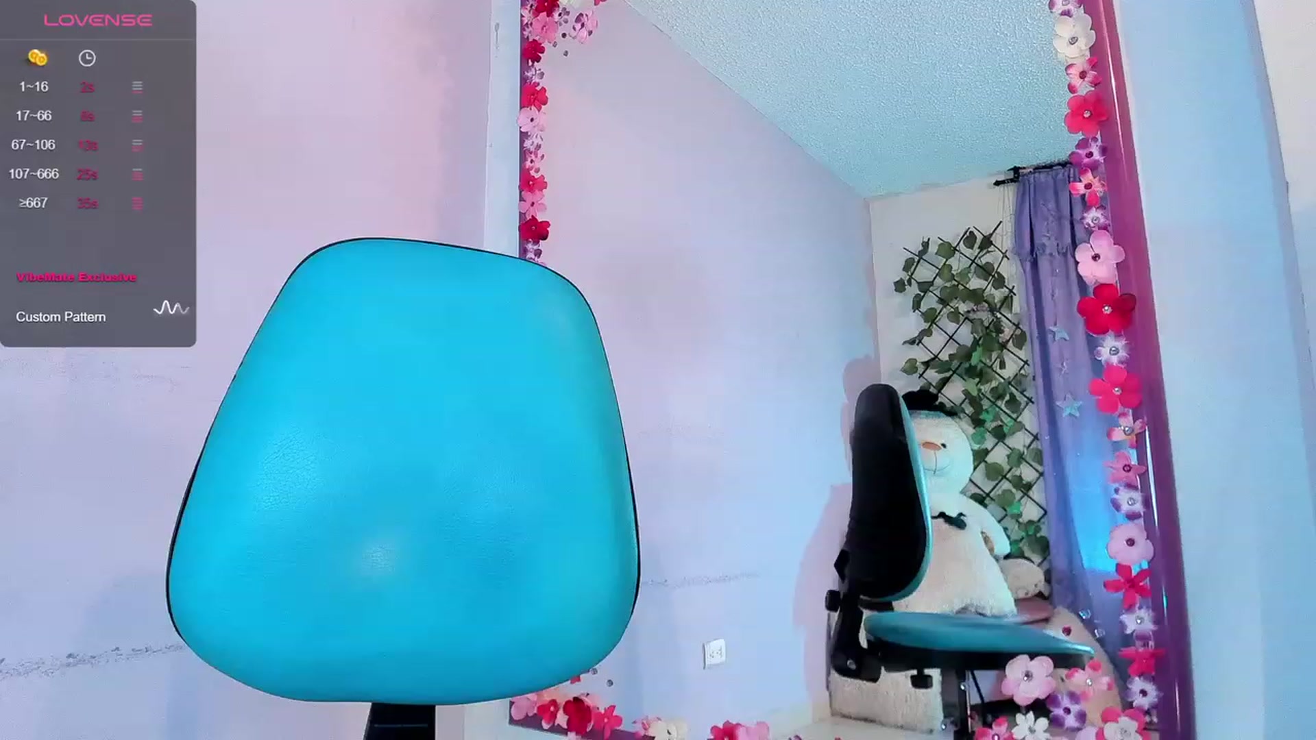 Gallery image thumbnail from CARMENVILLA1's myfreecams stream on, 10/19/2023, 08:27 image 19 of 20