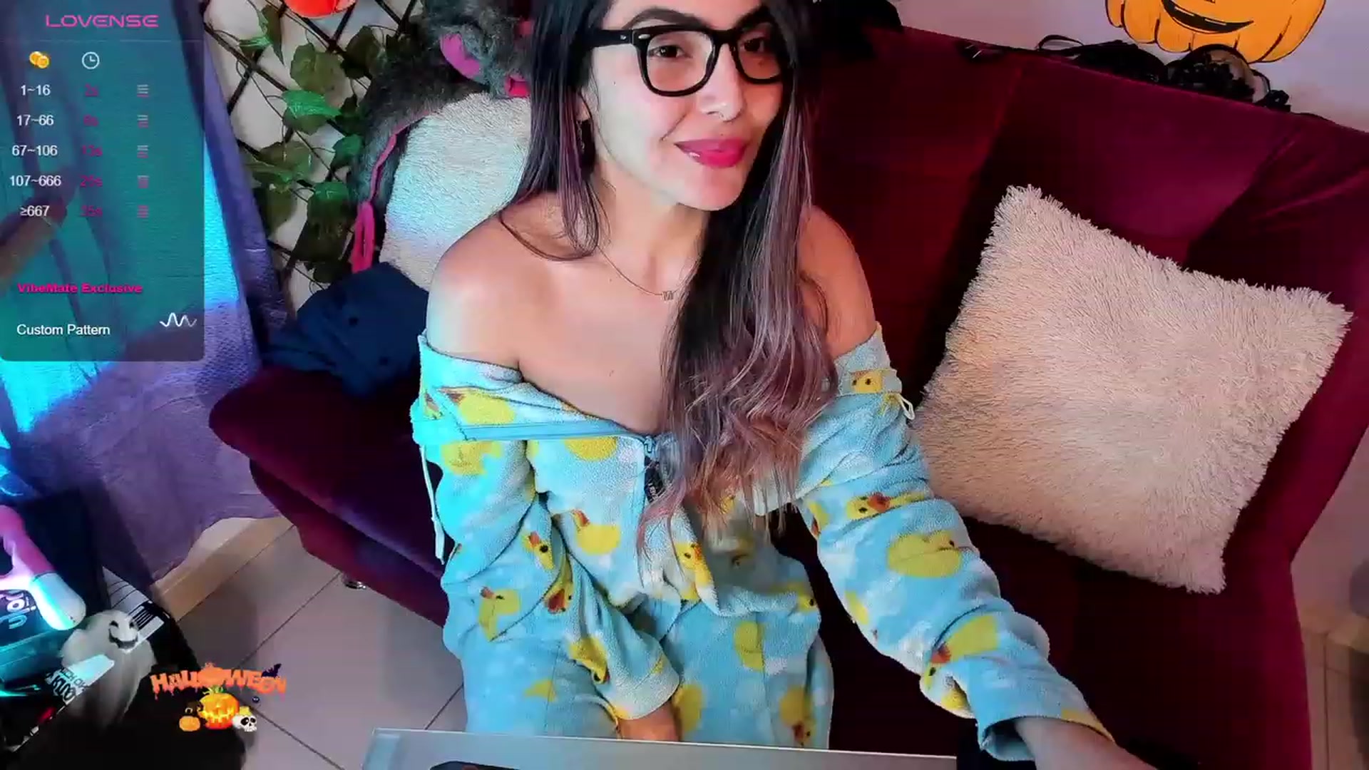 Gallery image thumbnail from CARMENVILLA1's myfreecams stream on, 10/26/2023, 07:16 image 15 of 20