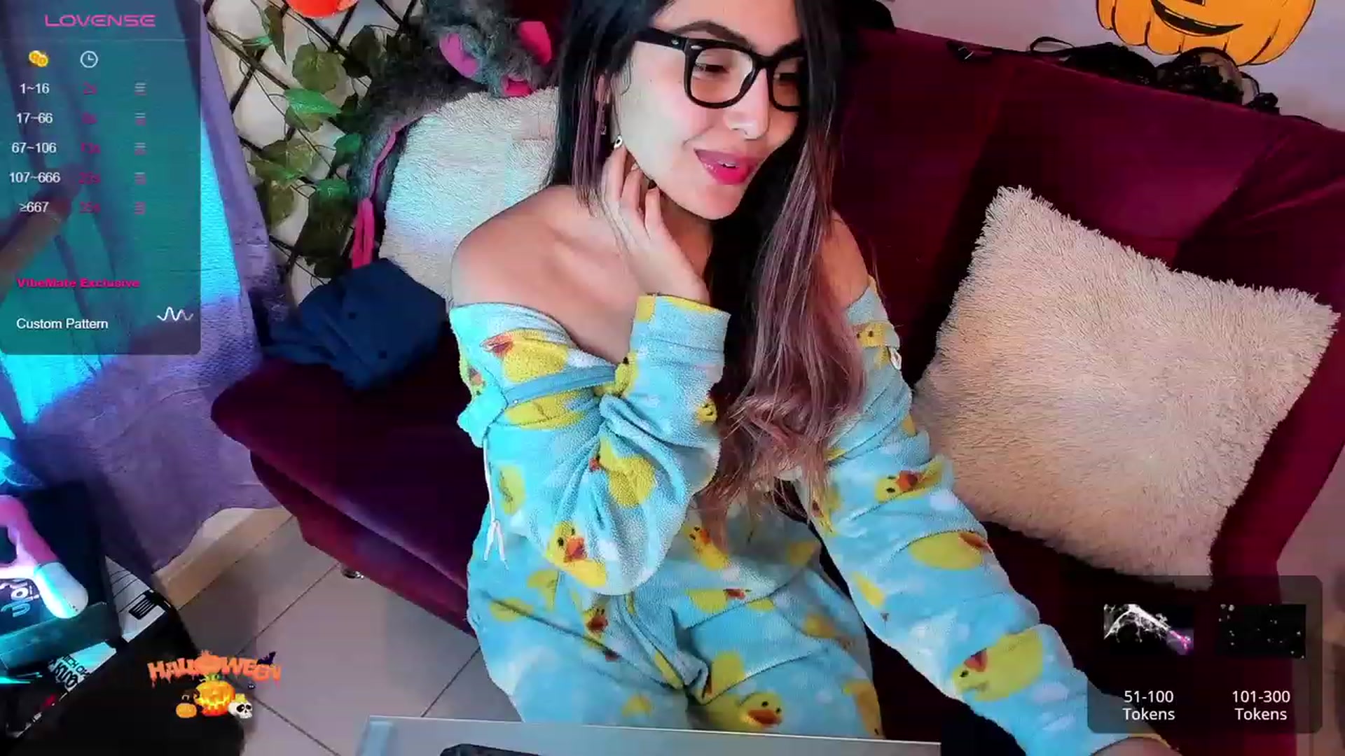 Gallery image thumbnail from CARMENVILLA1's myfreecams stream on, 10/26/2023, 07:16 image 5 of 20