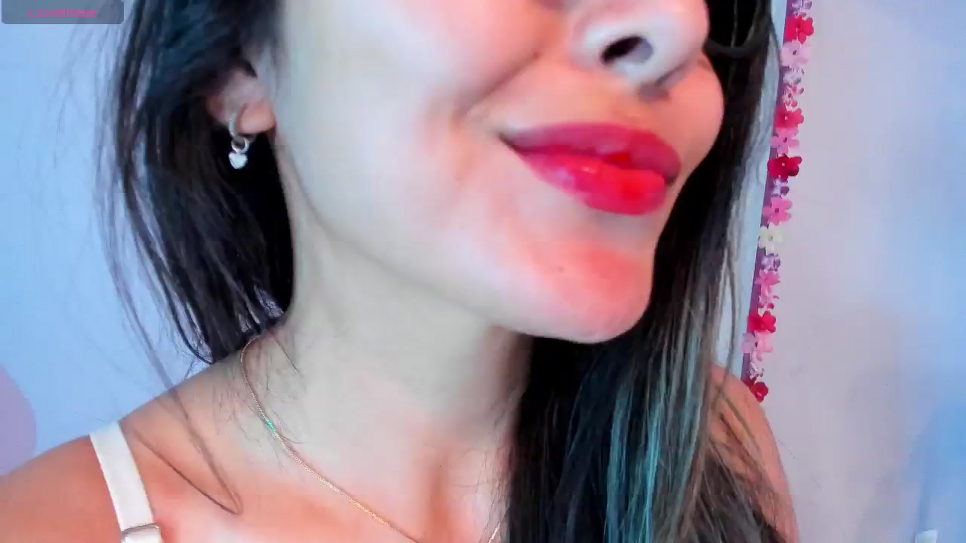 Gallery image thumbnail from CARMENVILLA1's myfreecams stream on, 04/19/2024, 07:13 image 8 of 20