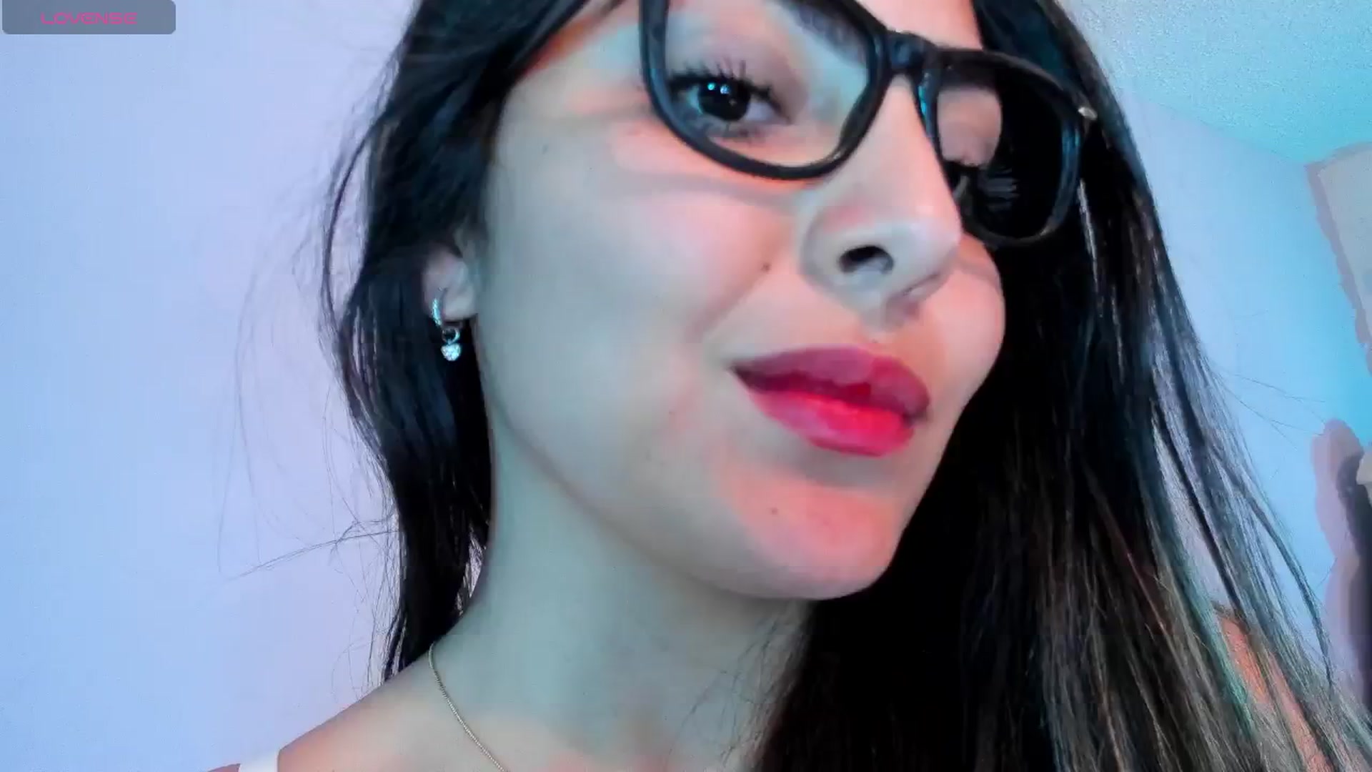 Gallery image thumbnail from CARMENVILLA1's myfreecams stream on, 04/19/2024, 07:13 image 9 of 20