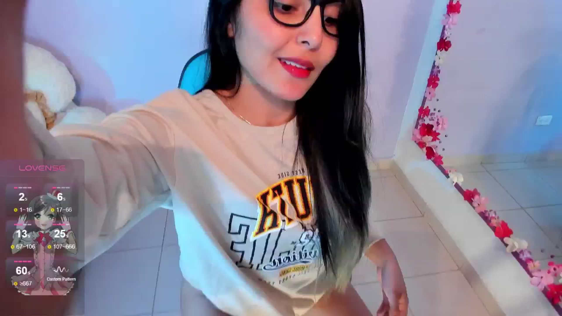 Gallery image thumbnail from CARMENVILLA1's myfreecams stream on, 04/28/2024, 04:27 image 13 of 20