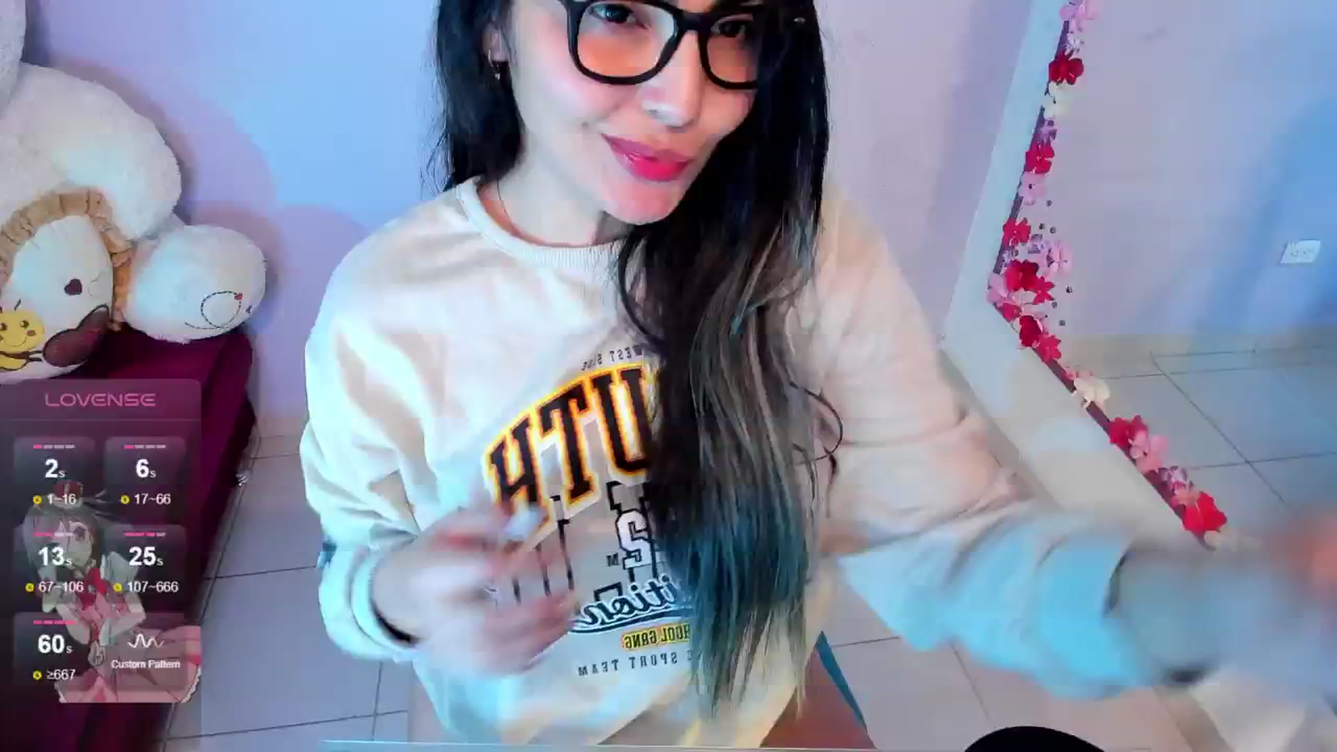 Gallery image thumbnail from CARMENVILLA1's myfreecams stream on, 04/28/2024, 05:35 image 13 of 20