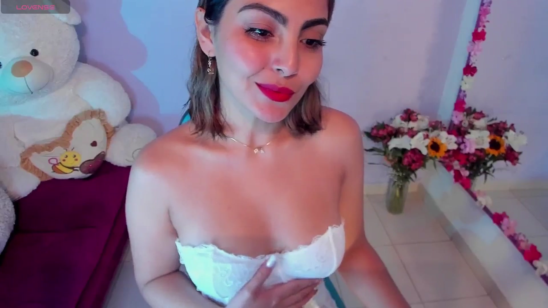 Gallery image thumbnail from CARMENVILLA1's myfreecams stream on, 05/08/2024, 22:58 image 11 of 20