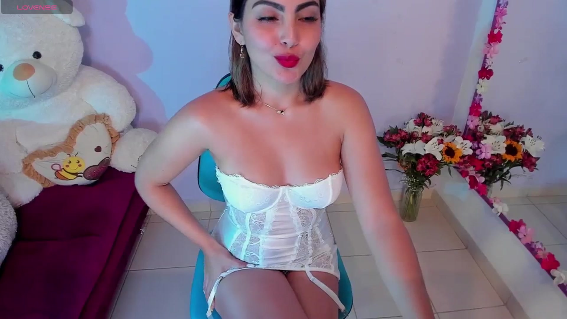 Gallery image thumbnail from CARMENVILLA1's myfreecams stream on, 05/08/2024, 22:58 image 8 of 20