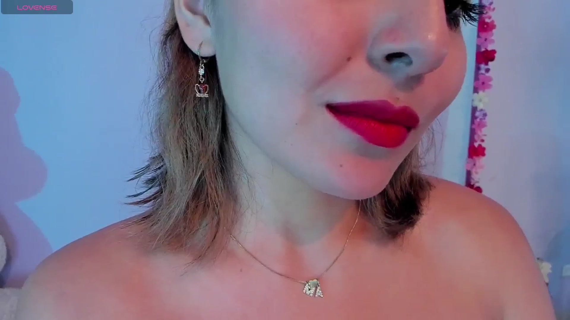 Gallery image thumbnail from CARMENVILLA1's myfreecams stream on, 05/08/2024, 23:26 image 16 of 20