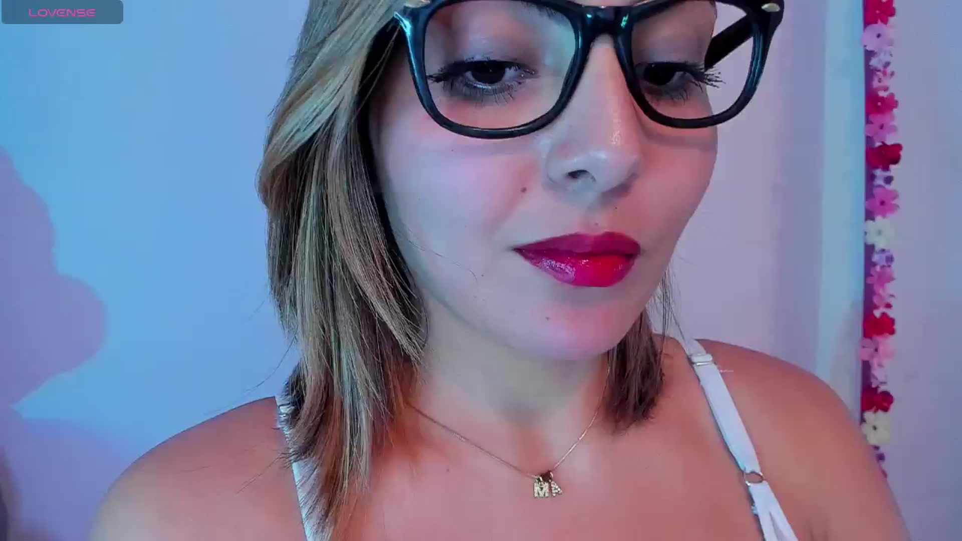 Gallery image thumbnail from CARMENVILLA1's myfreecams stream on, 05/16/2024, 05:51 image 20 of 20