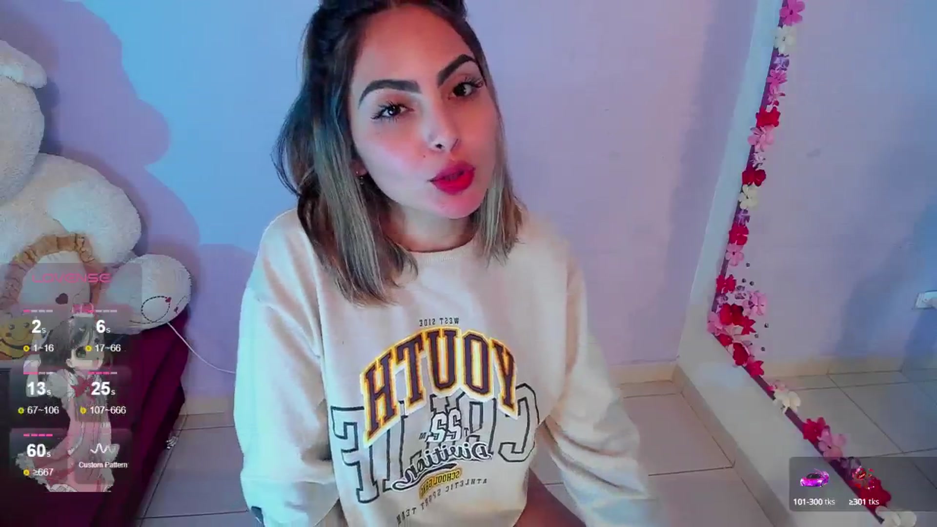 Gallery image thumbnail from CARMENVILLA1's myfreecams stream on, 06/19/2024, 08:41 image 10 of 20