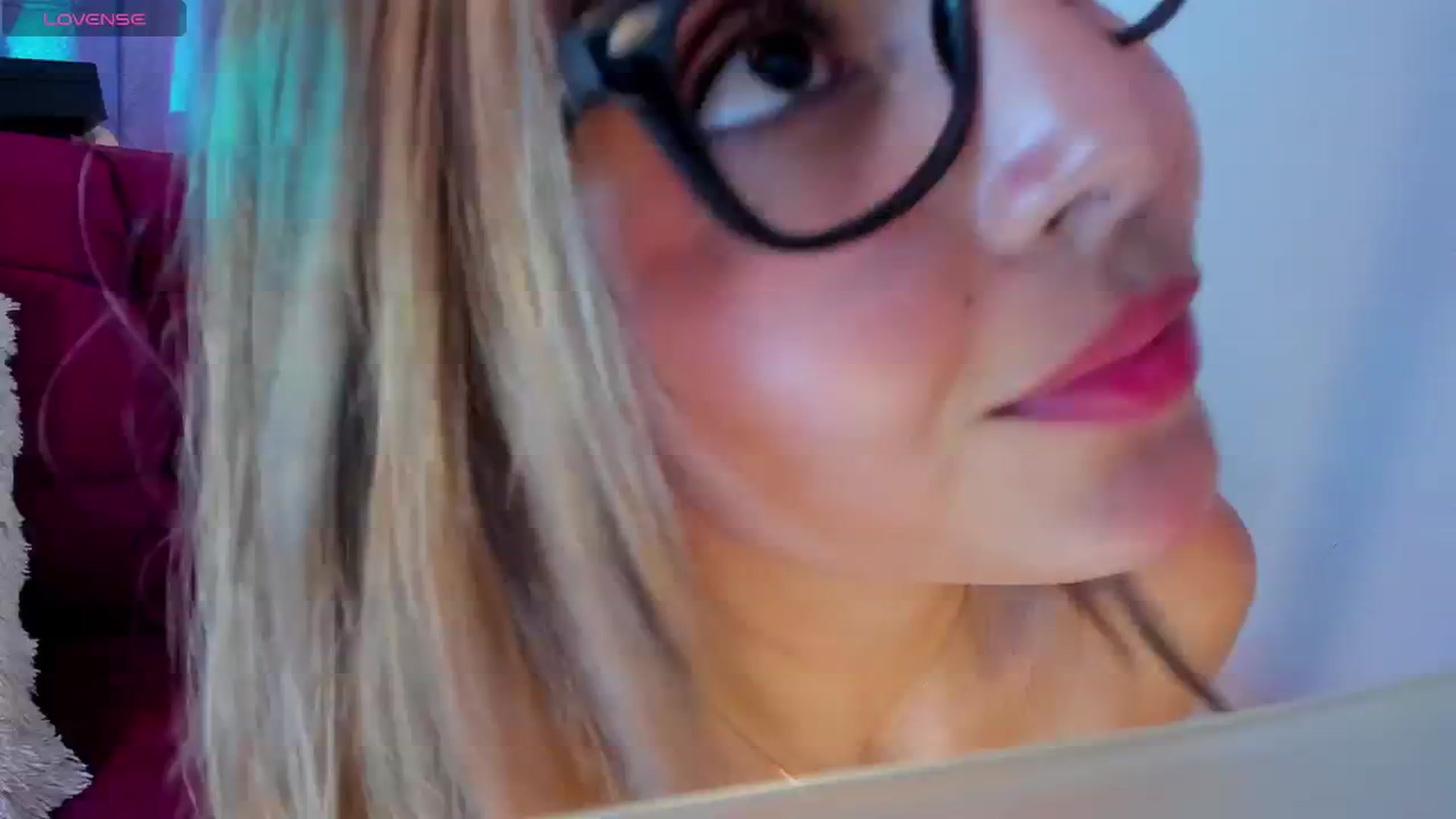 Gallery image thumbnail from CARMENVILLA1's myfreecams stream on, 06/23/2024, 07:30 image 16 of 20