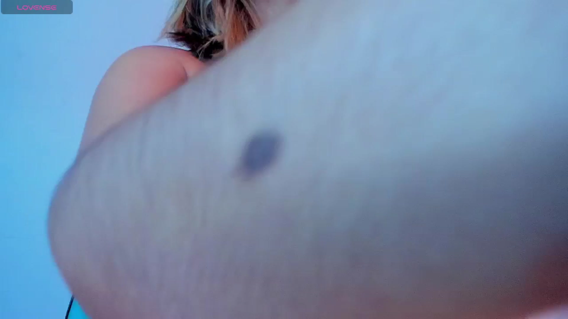Gallery image thumbnail from CARMENVILLA1's myfreecams stream on, 06/25/2024, 05:45 image 9 of 20
