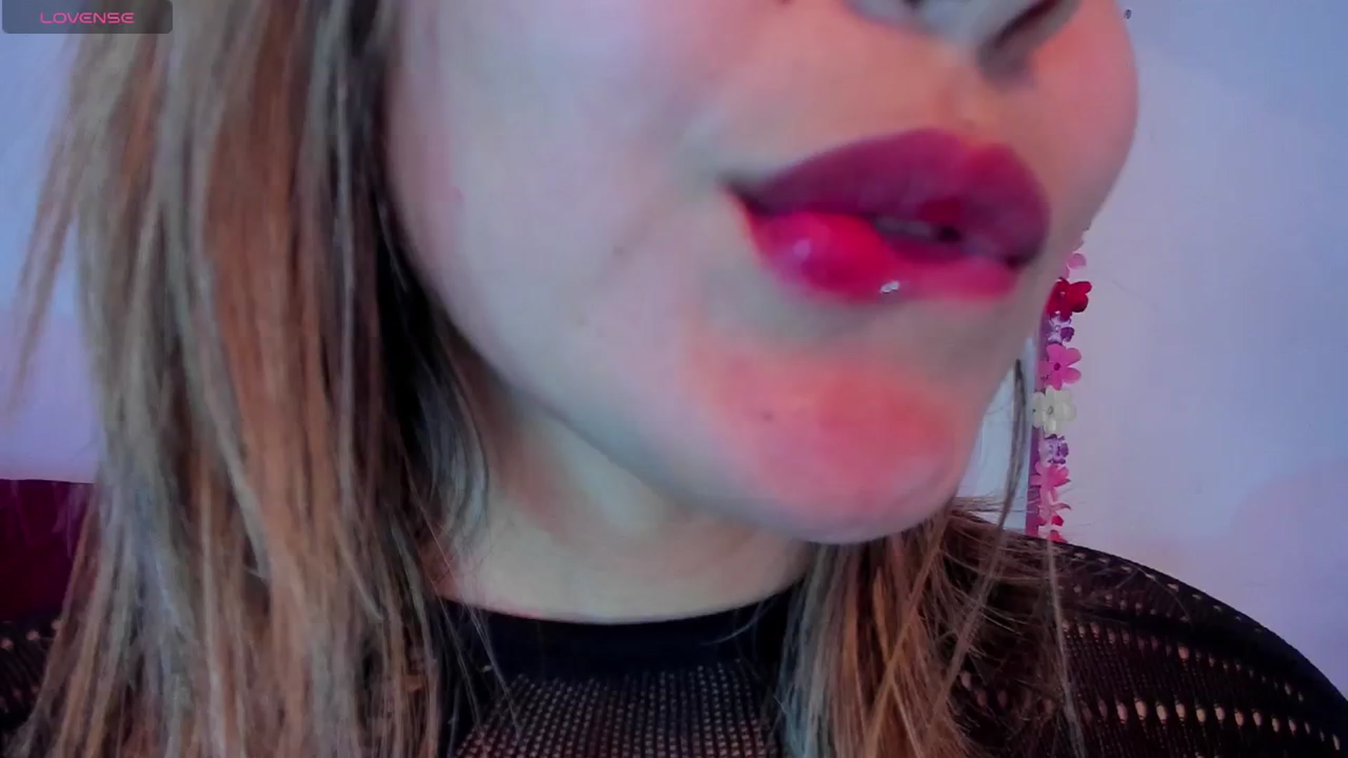 Gallery image thumbnail from CARMENVILLA1's myfreecams stream on, 07/16/2024, 04:10 image 10 of 20