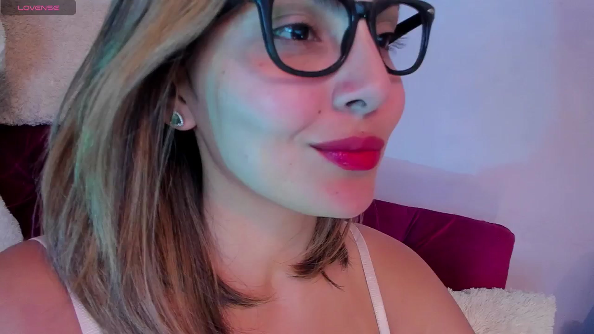 Gallery image thumbnail from CARMENVILLA1's myfreecams stream on, 07/17/2024, 06:33 image 6 of 20