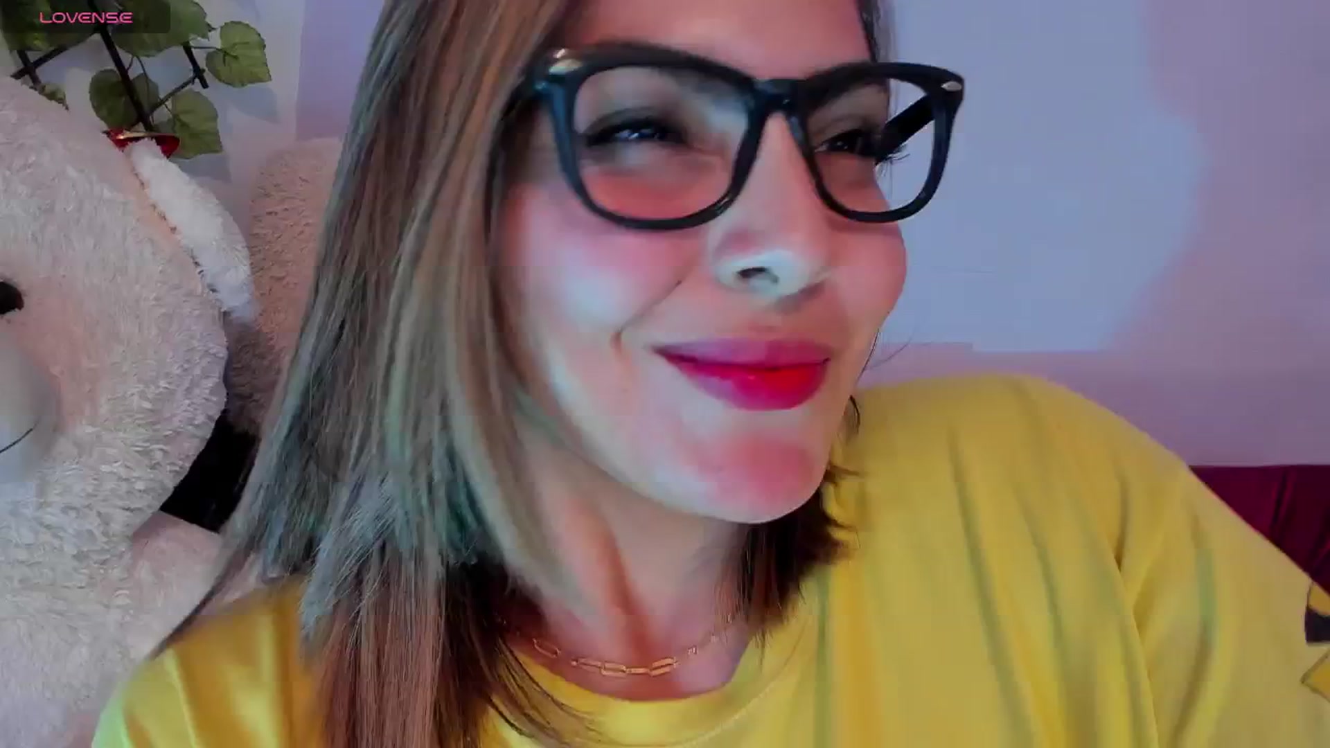 Gallery image thumbnail from CARMENVILLA1's myfreecams stream on, 07/20/2024, 06:34 image 19 of 20