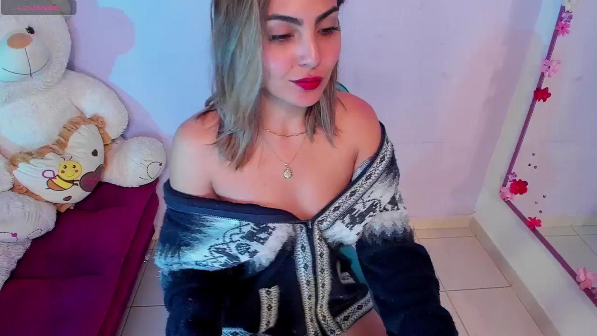 Gallery image thumbnail from CARMENVILLA1's myfreecams stream on, 09/06/2024, 05:34 image 3 of 20