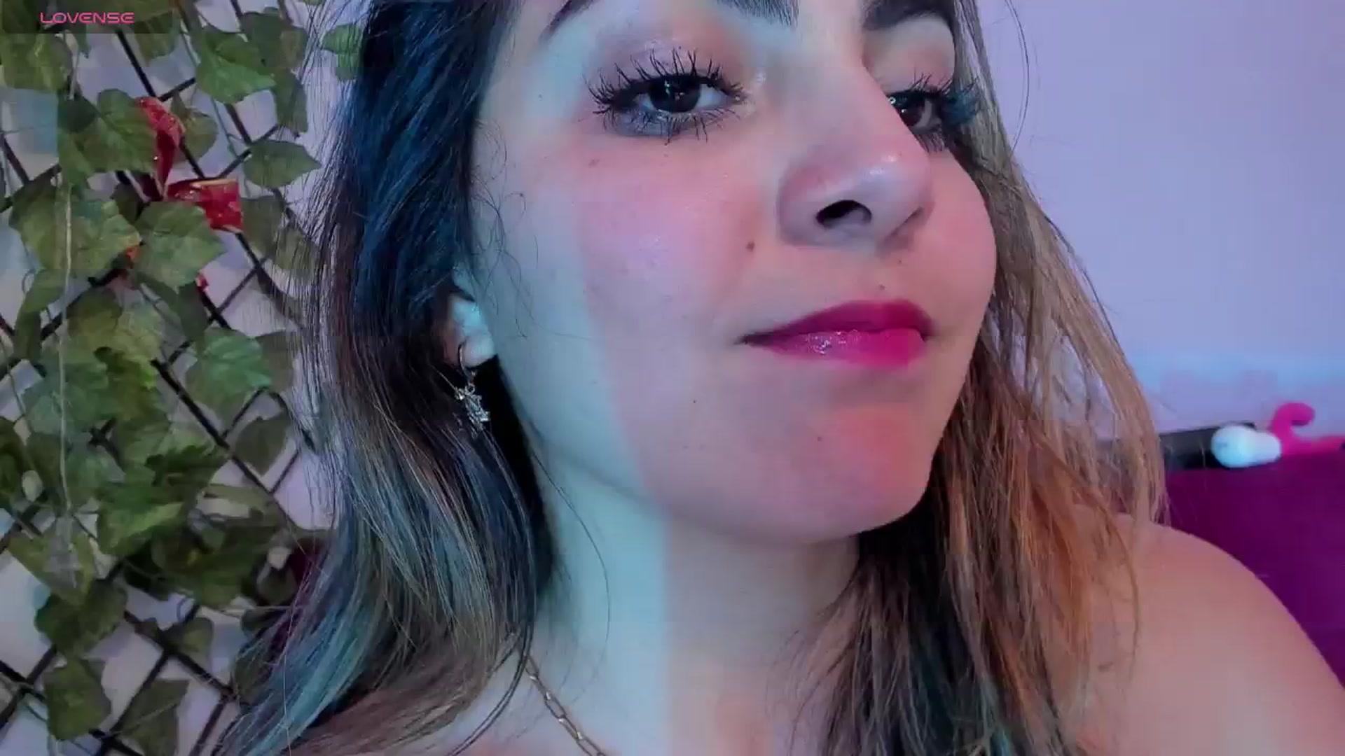 Gallery image thumbnail from CARMENVILLA1's myfreecams stream on, 12/05/2024, 06:44 image 15 of 20