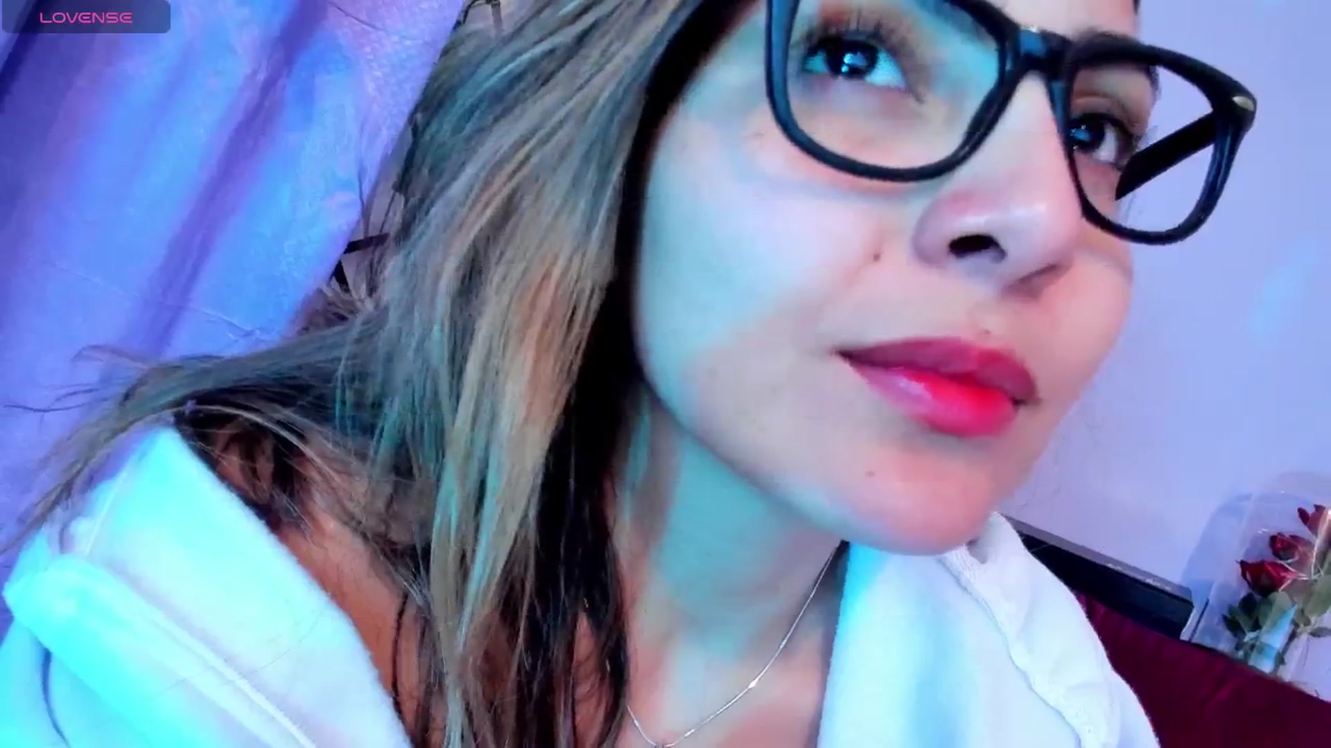 Gallery image thumbnail from CARMENVILLA1's myfreecams stream on, 01/24/2025, 07:02 image 4 of 20