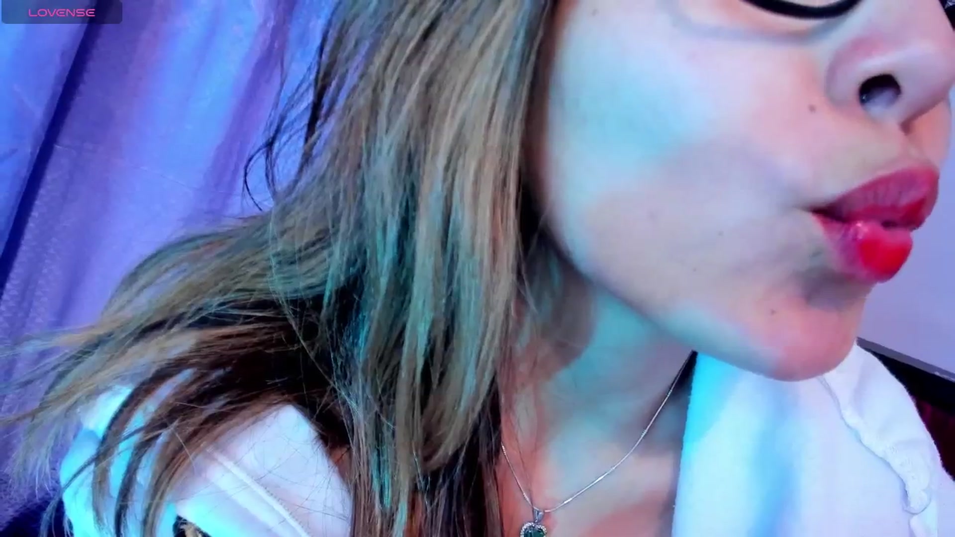 Gallery image thumbnail from CARMENVILLA1's myfreecams stream on, 01/24/2025, 07:02 image 2 of 20