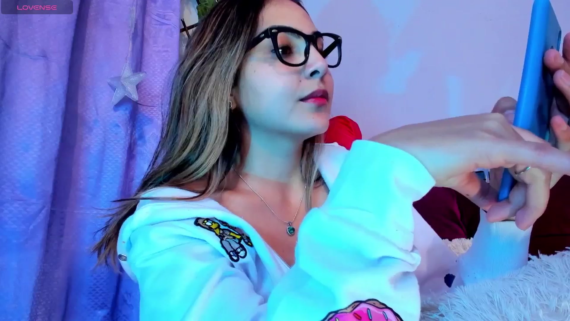 Gallery image thumbnail from CARMENVILLA1's myfreecams stream on, 01/24/2025, 07:02 image 18 of 20