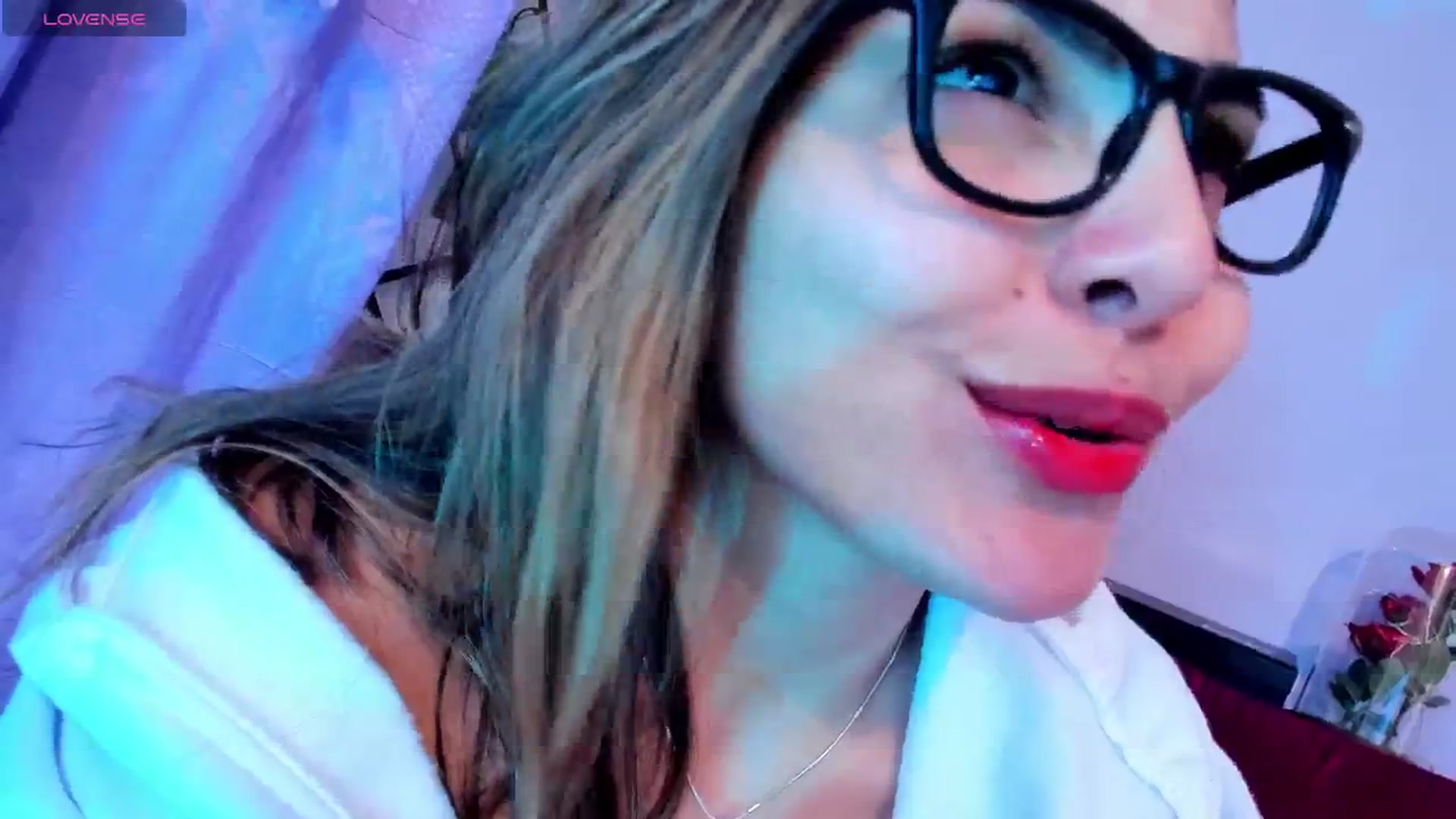 Gallery image thumbnail from CARMENVILLA1's myfreecams stream on, 01/24/2025, 07:02 image 3 of 20